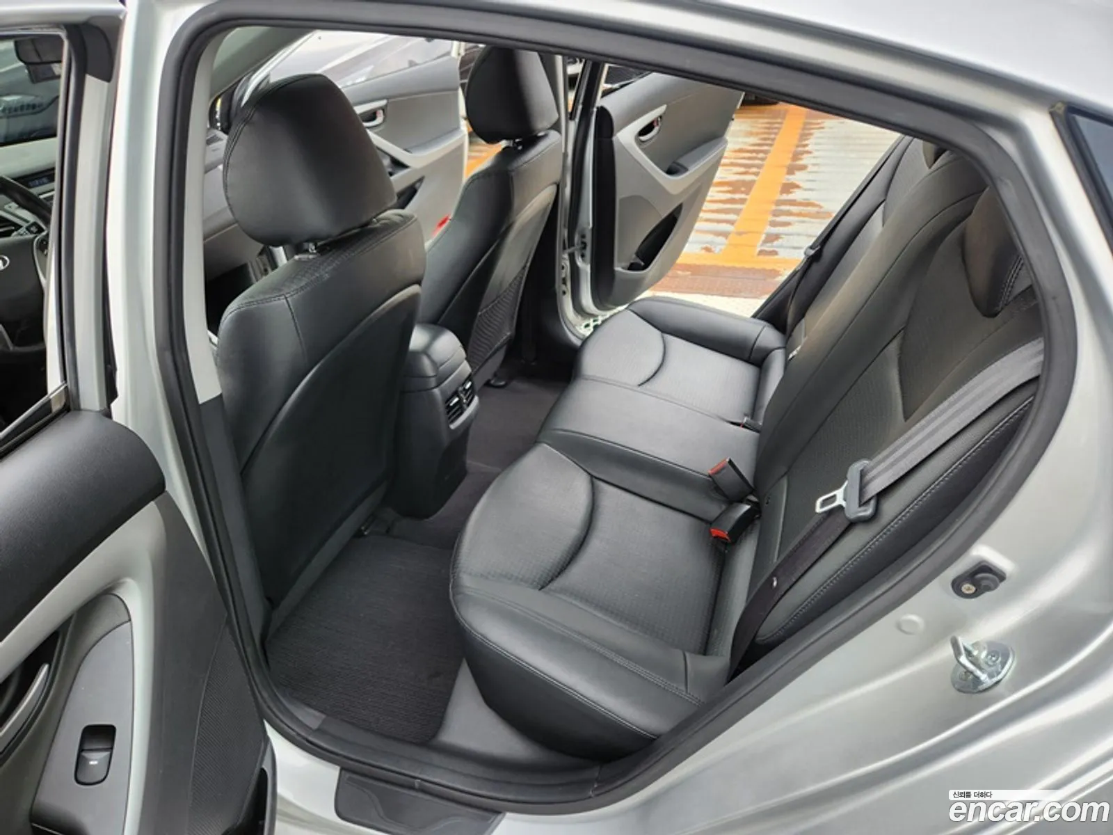 Hyundai Elantra 2014 — 12