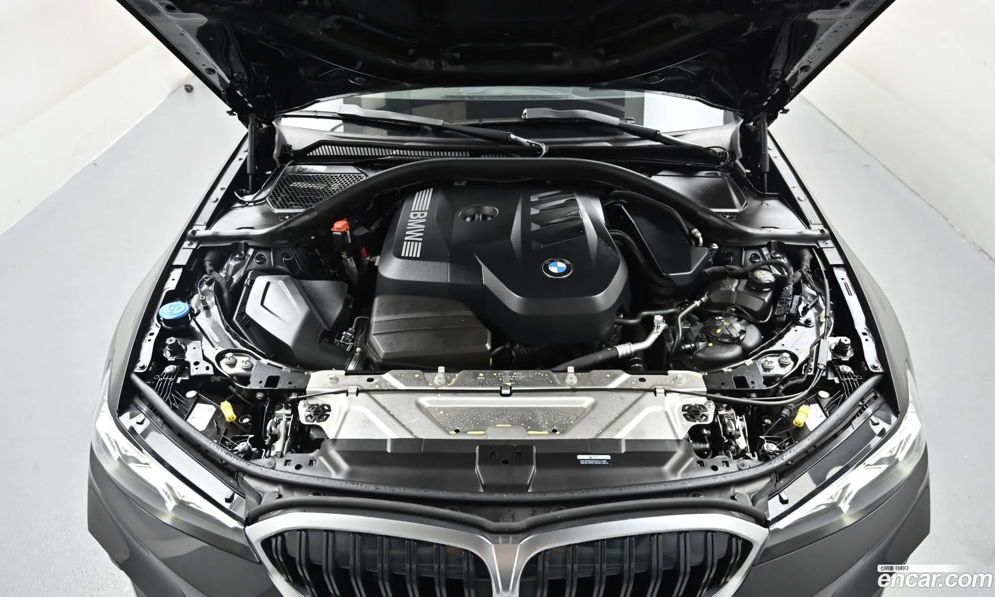 BMW 3 Series 2025 — 16