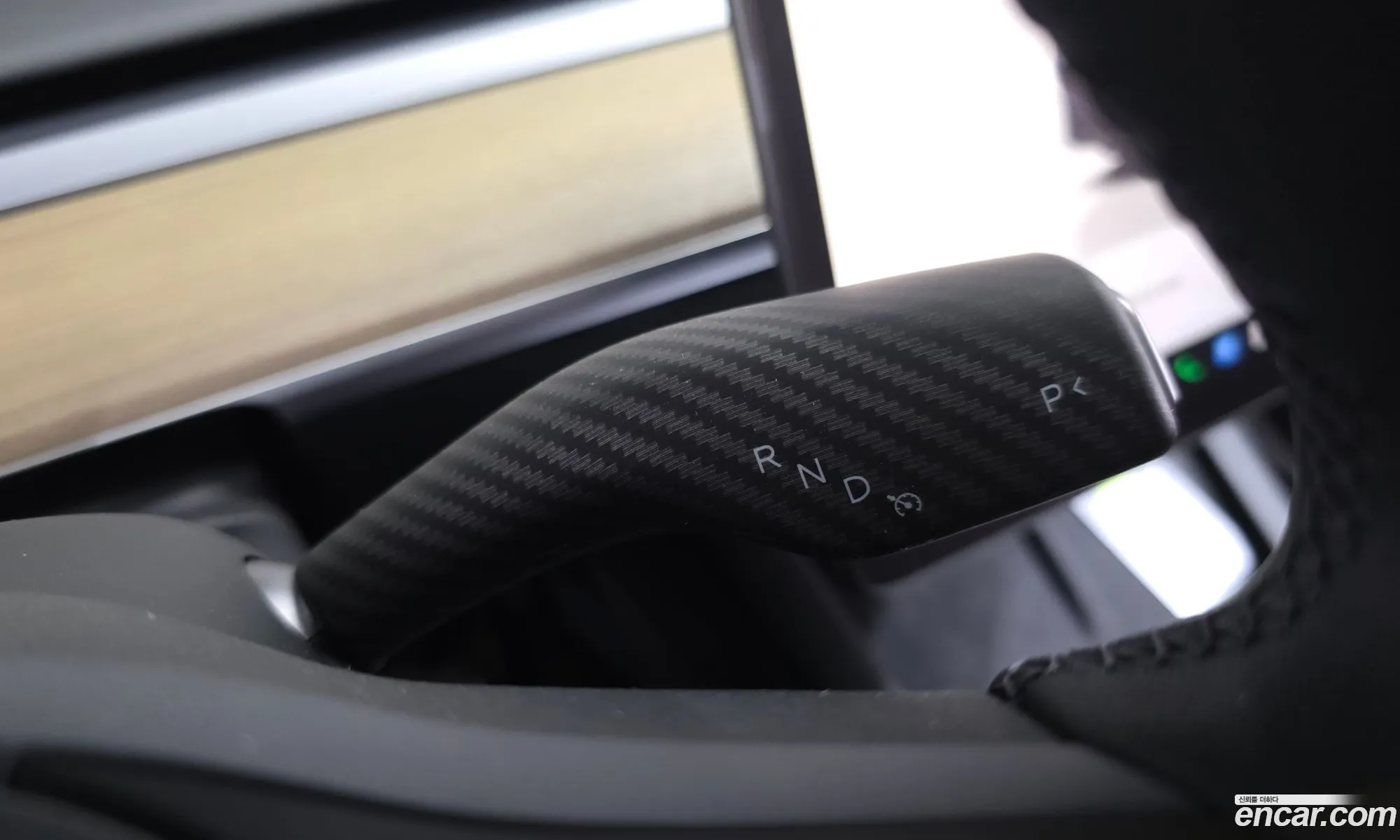 Tesla Model Y 2023 LRWYGCFS1PC074834 — 17