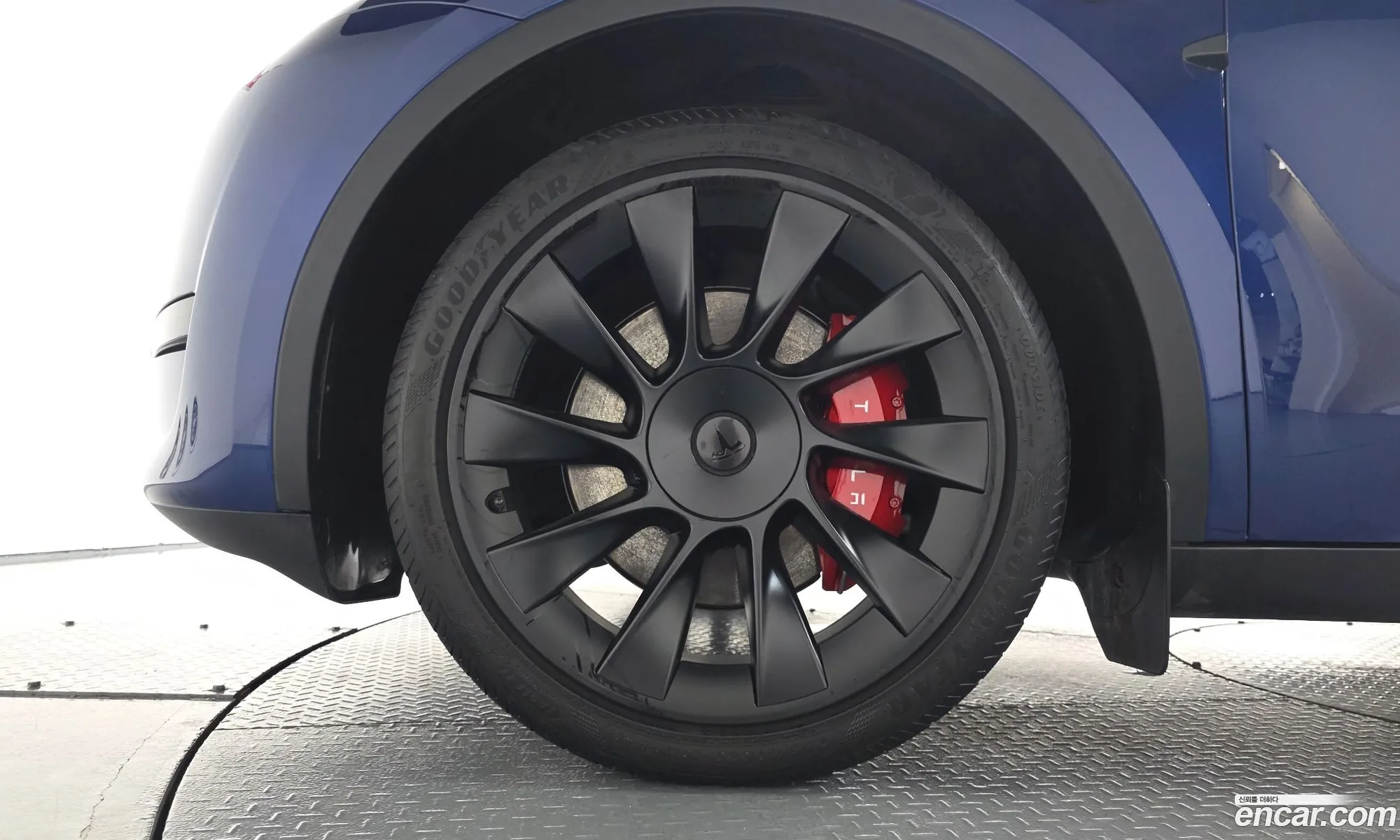 Tesla Model Y 2023 LRWYGCFS1PC074834 — 27