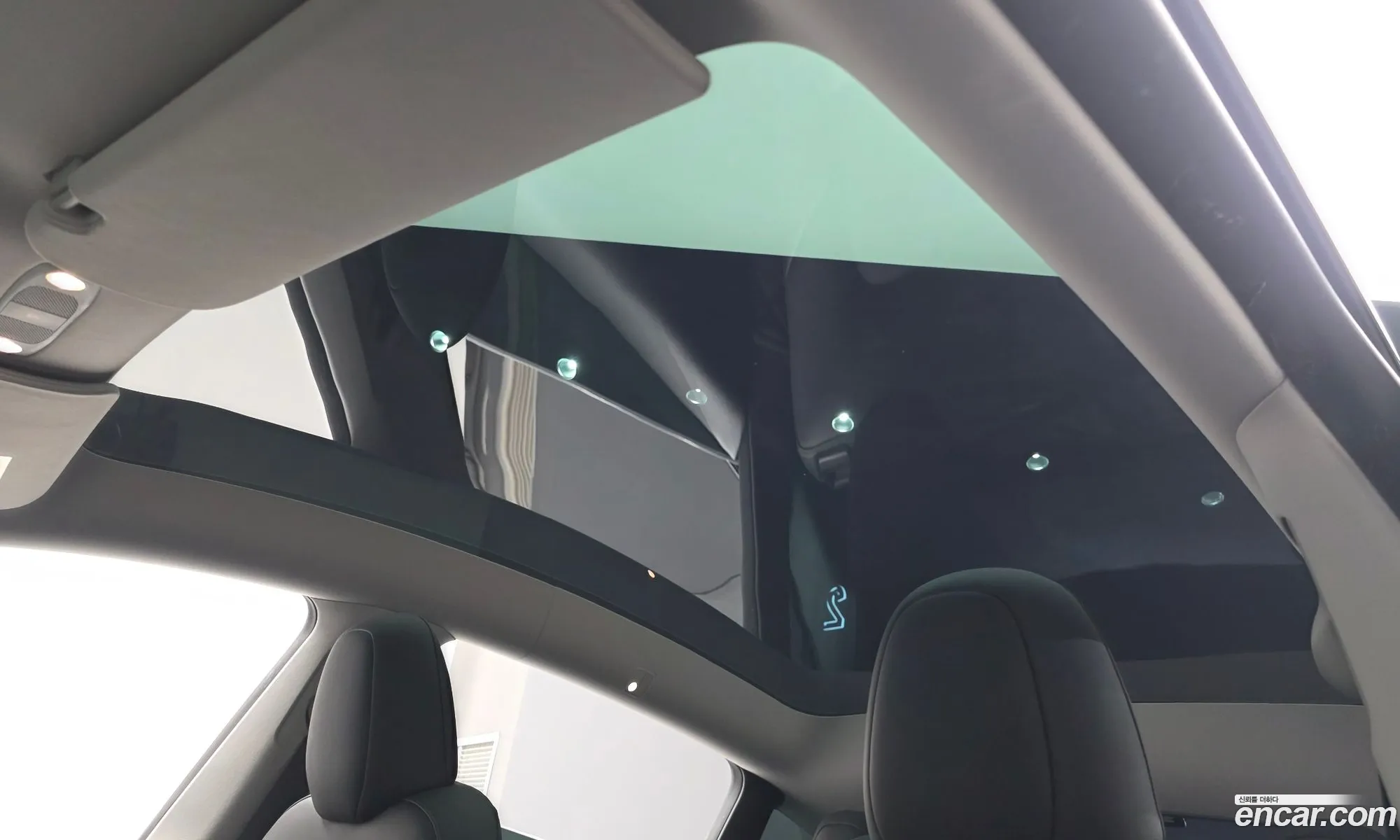 Tesla Model Y 2023 LRWYGCFS1PC074834 — 10