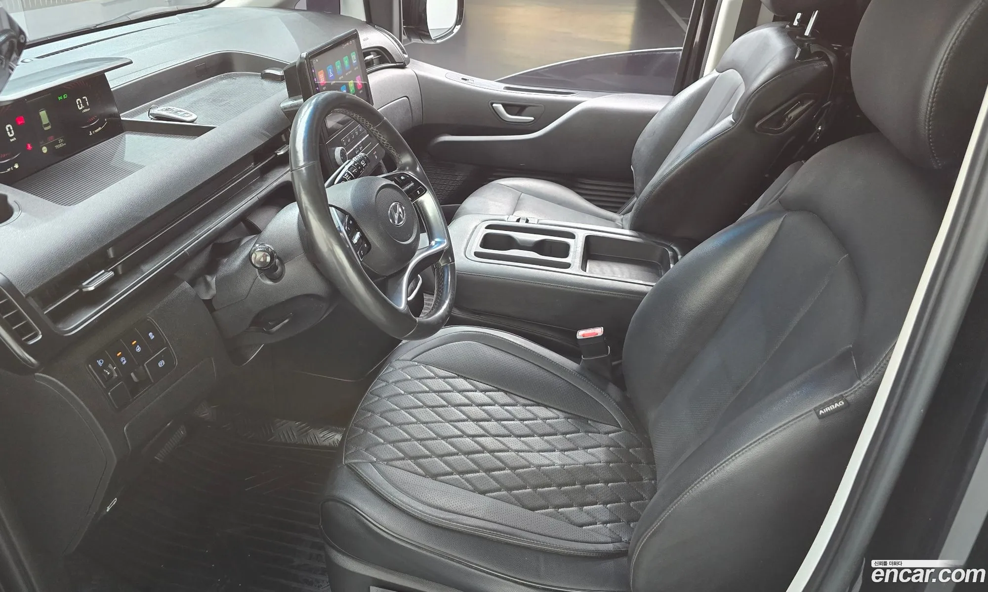 Hyundai Staria 2021 — 24