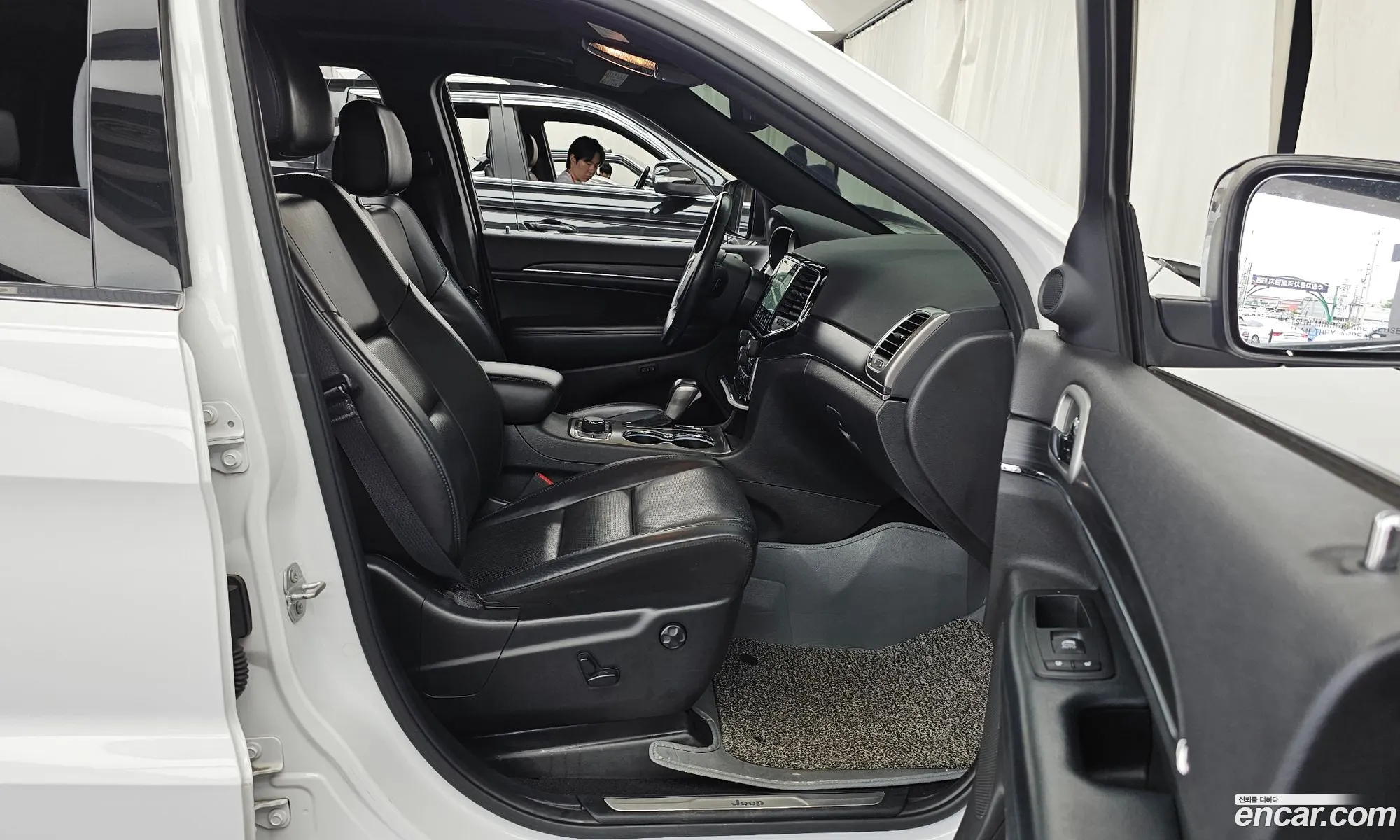 Jeep Grand Cherokee 2020 1C4RJFBG9LC109500 — 3