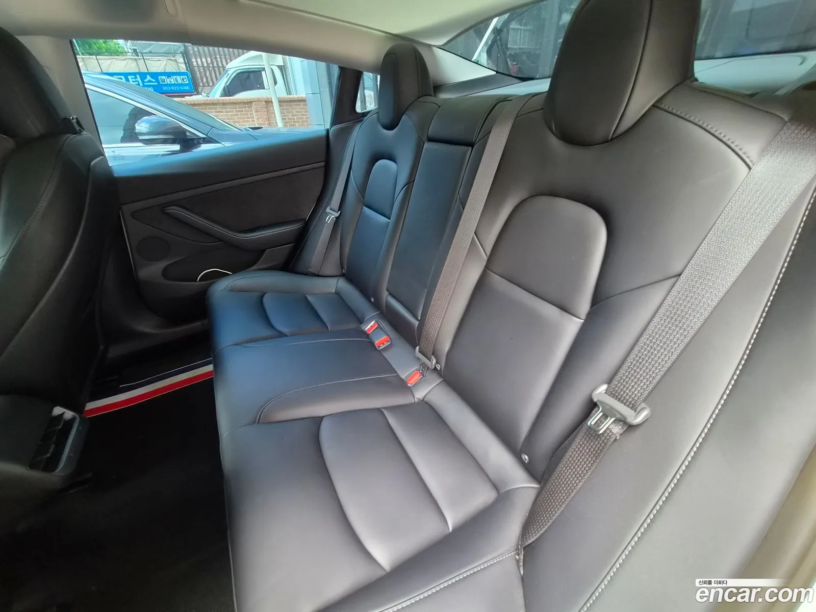 Tesla Model 3 2022 — 19