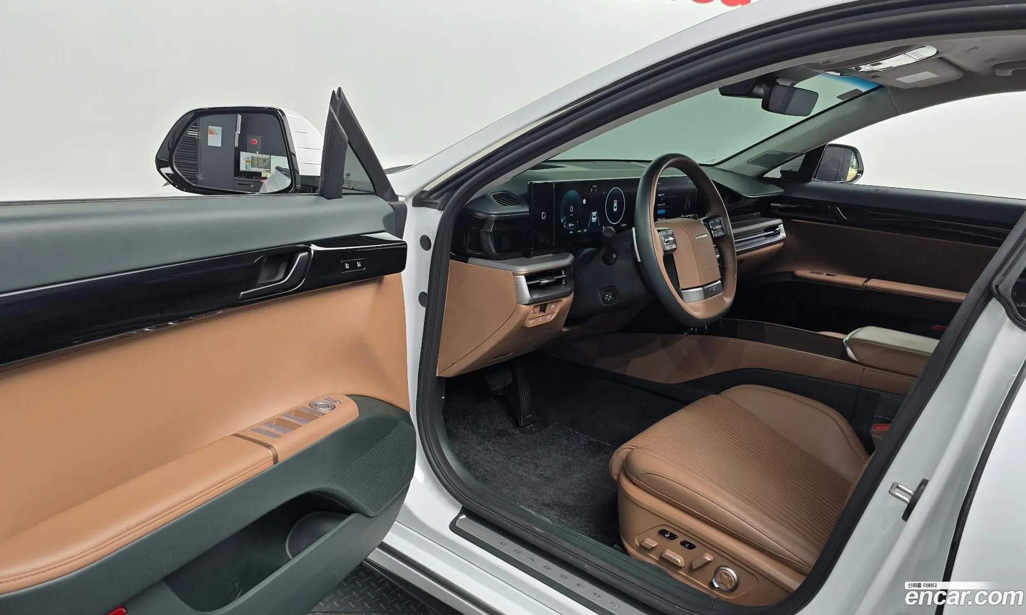 Hyundai Grandeur Hybrid 2023 — 8