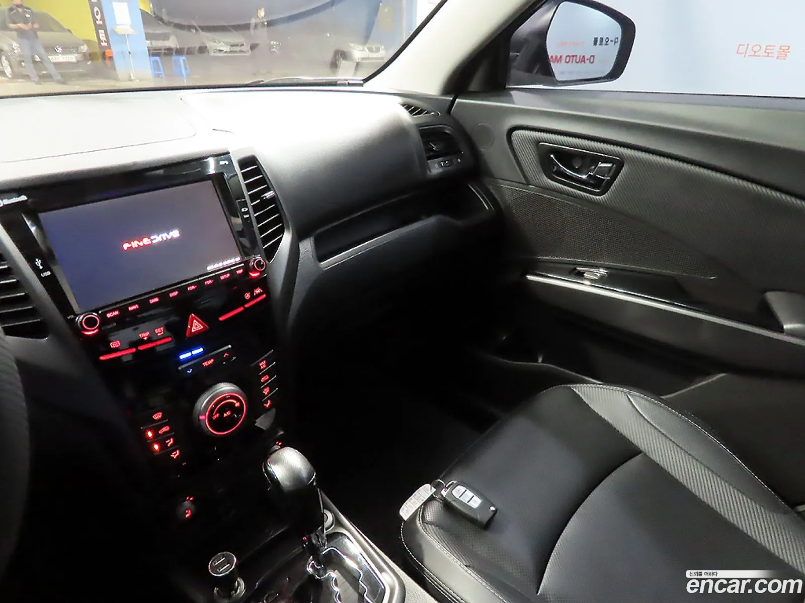 KG Mobility (SsangYong) Tivoli 2017 — 16