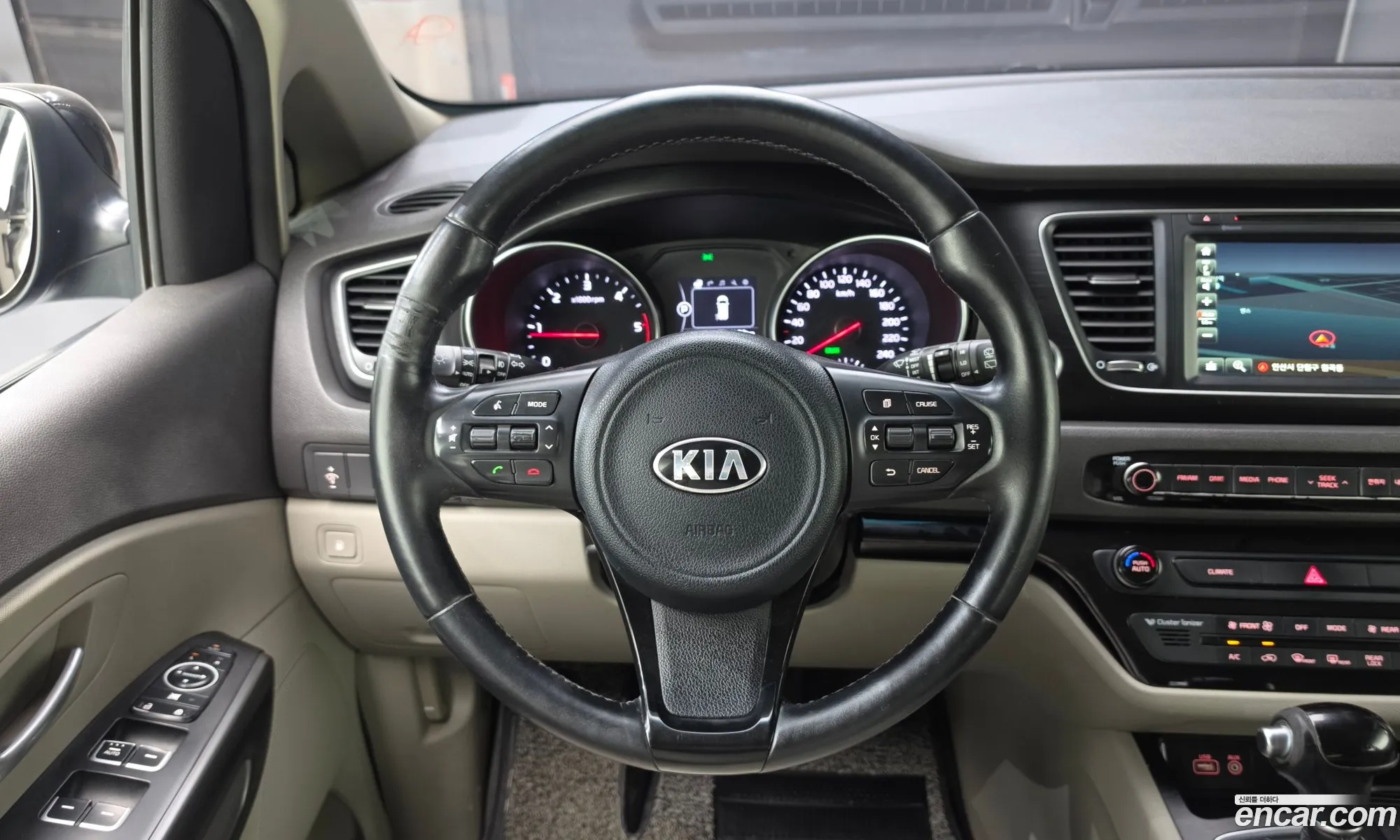 Kia Carnival 2014 — 17