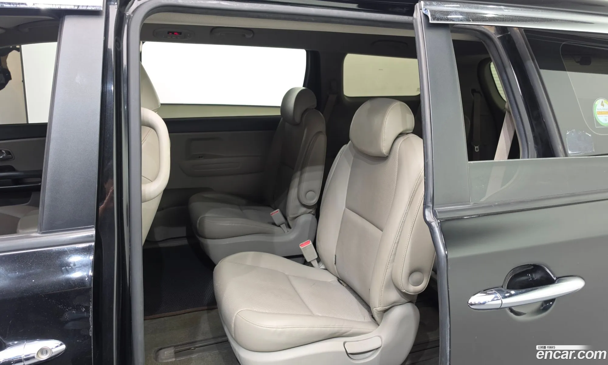 Kia Carnival 2014 — 9