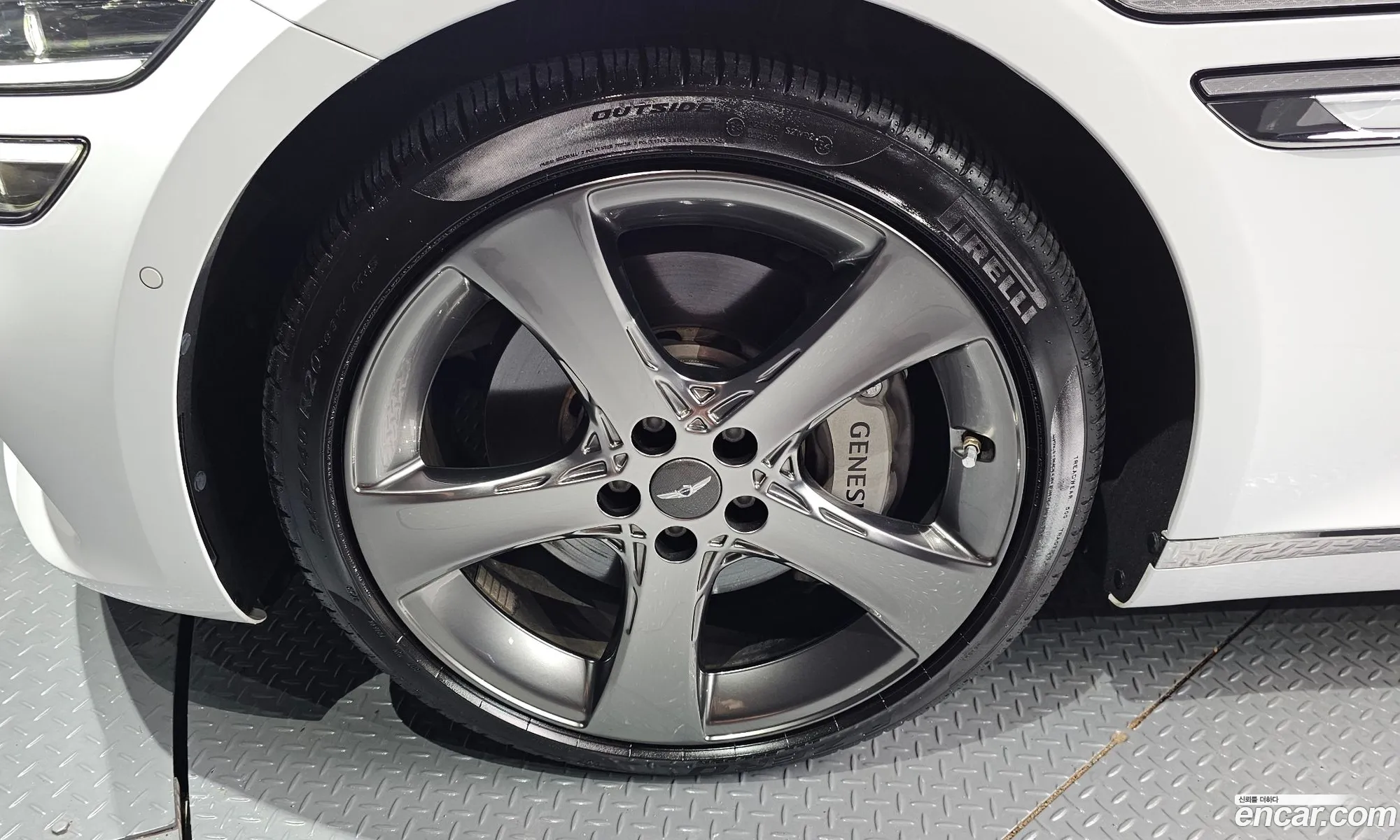 Genesis G80 2023 KMTGB41CDPU176137 — 8