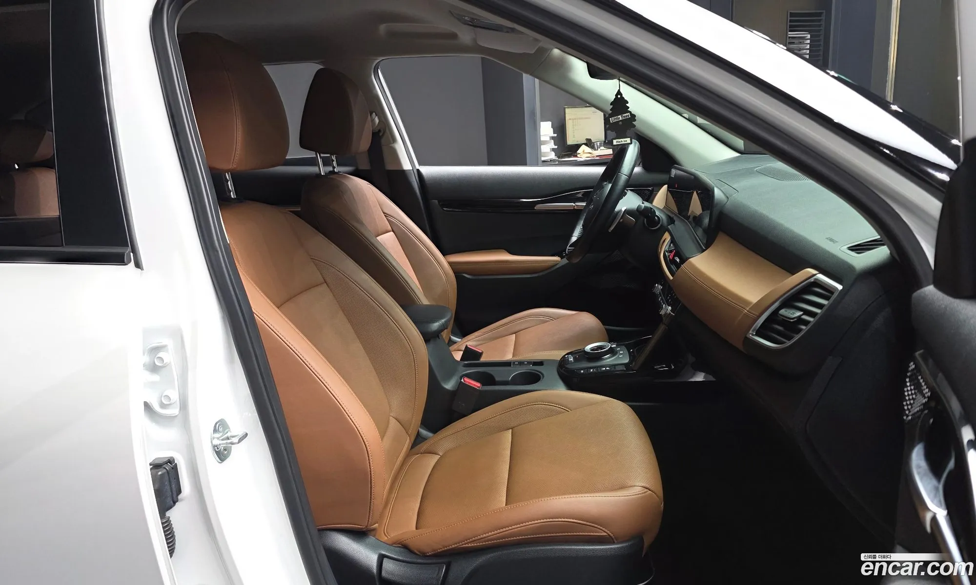 Kia Seltos 2023 KNAET817BRK560973 — 16