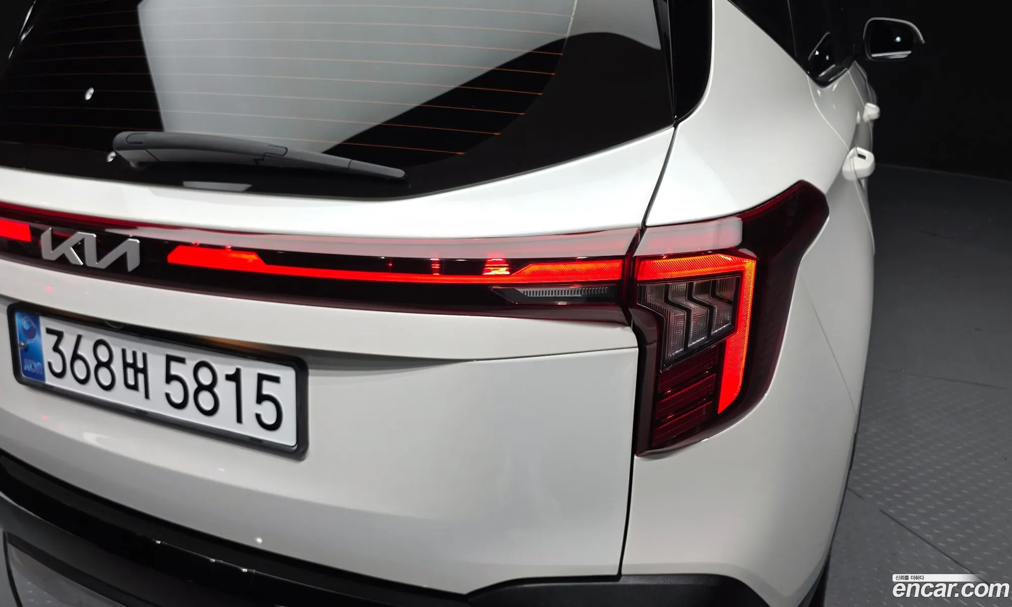 Kia Seltos 2023 KNAET817BRK560973 — 28