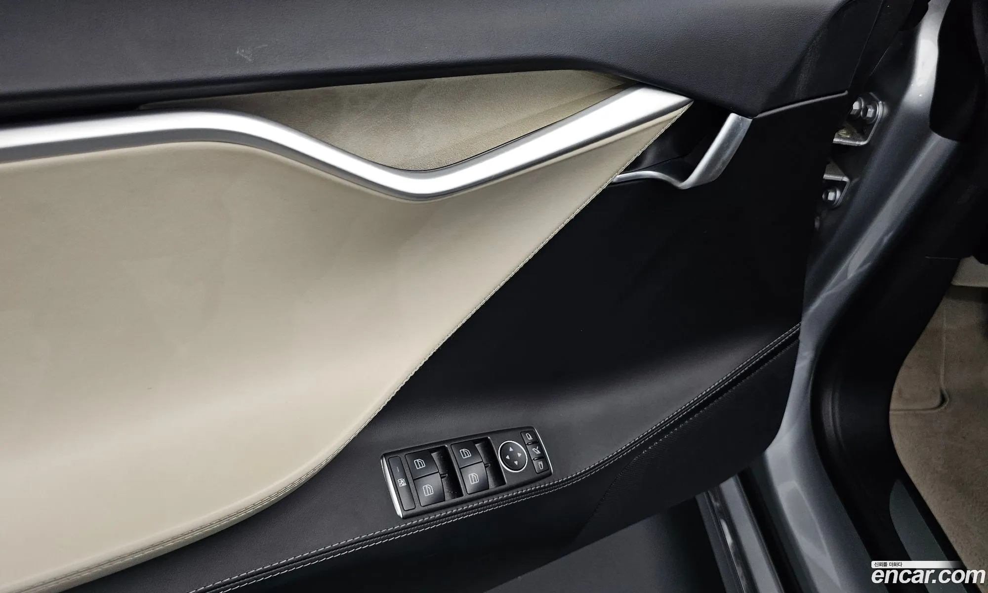 Tesla Model S 2017 5YJSA1E28HF214317 — 11