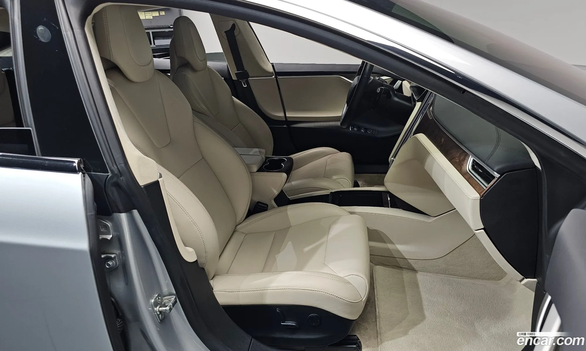 Tesla Model S 2017 5YJSA1E28HF214317 — 6