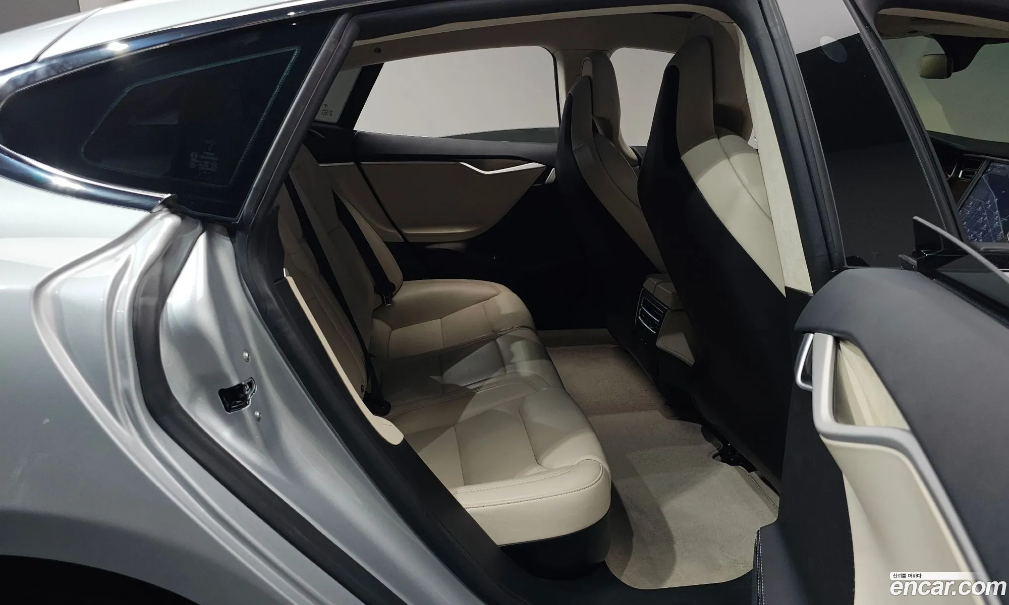 Tesla Model S 2017 5YJSA1E28HF214317 — 16