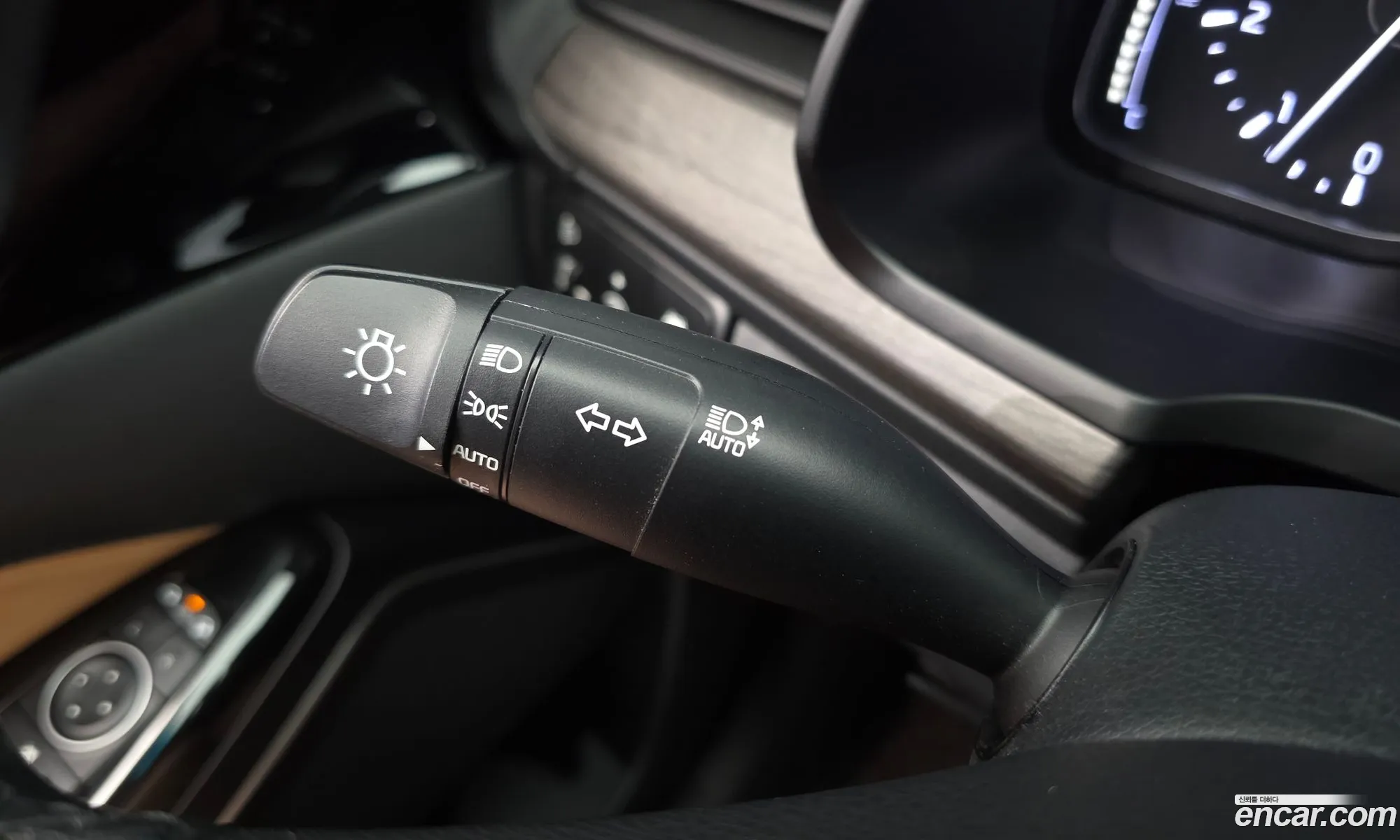 Kia K7 Premier 2019 KNALB41BBLA200448 — 2