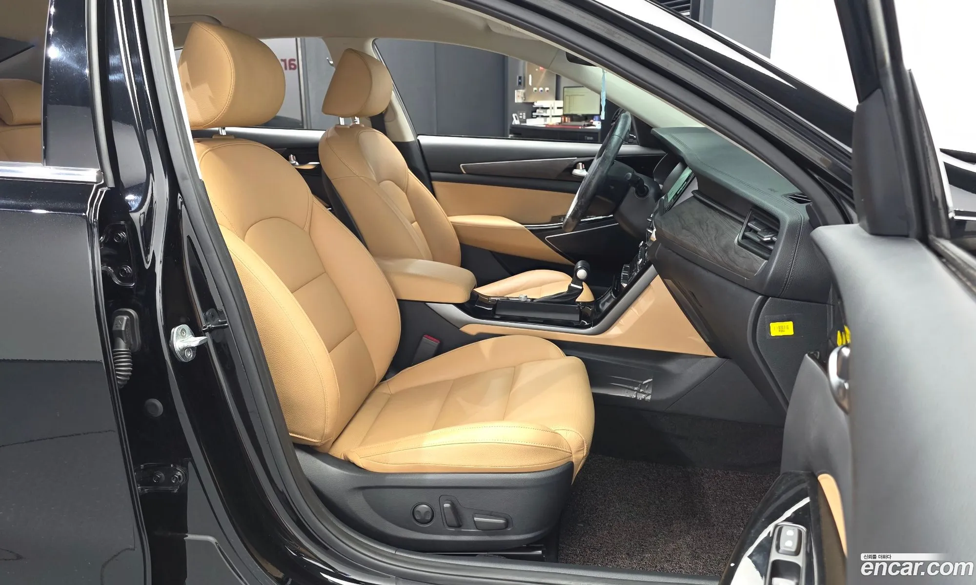 Kia K7 Premier 2019 KNALB41BBLA200448 — 10