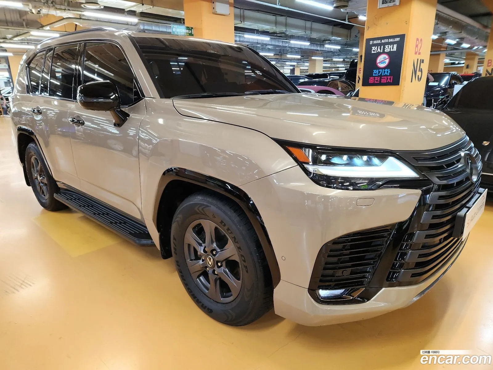 Lexus LX