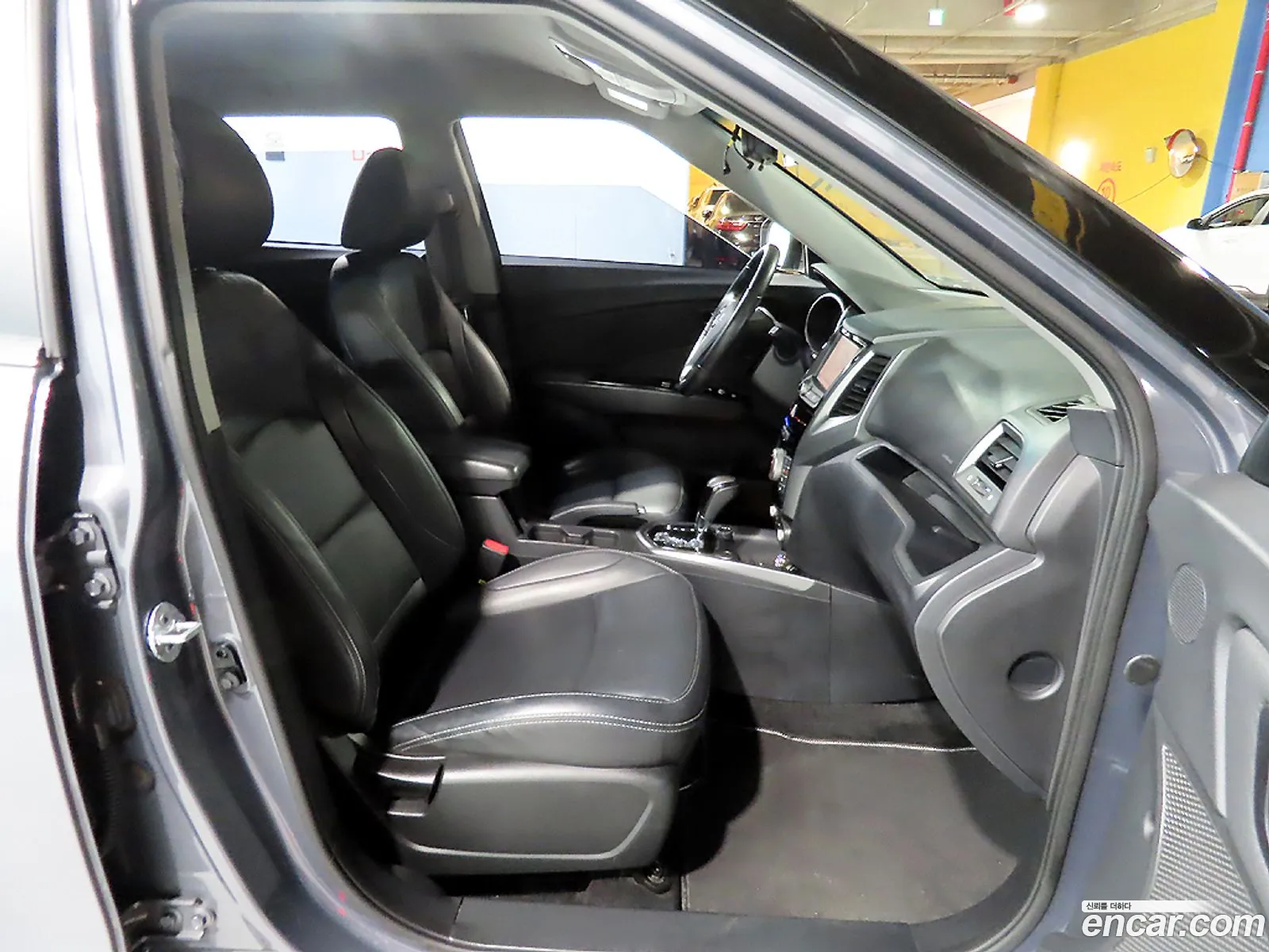 KG Mobility (SsangYong) Tivoli Armour 2017 — 19