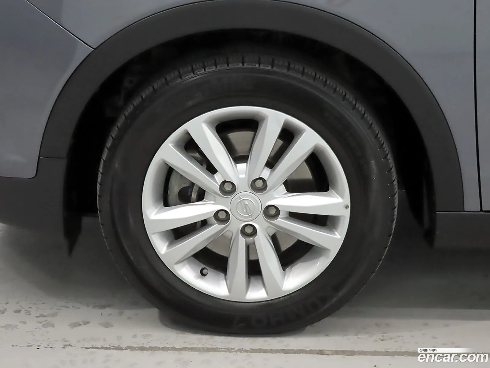 KG Mobility (SsangYong) Tivoli Armour