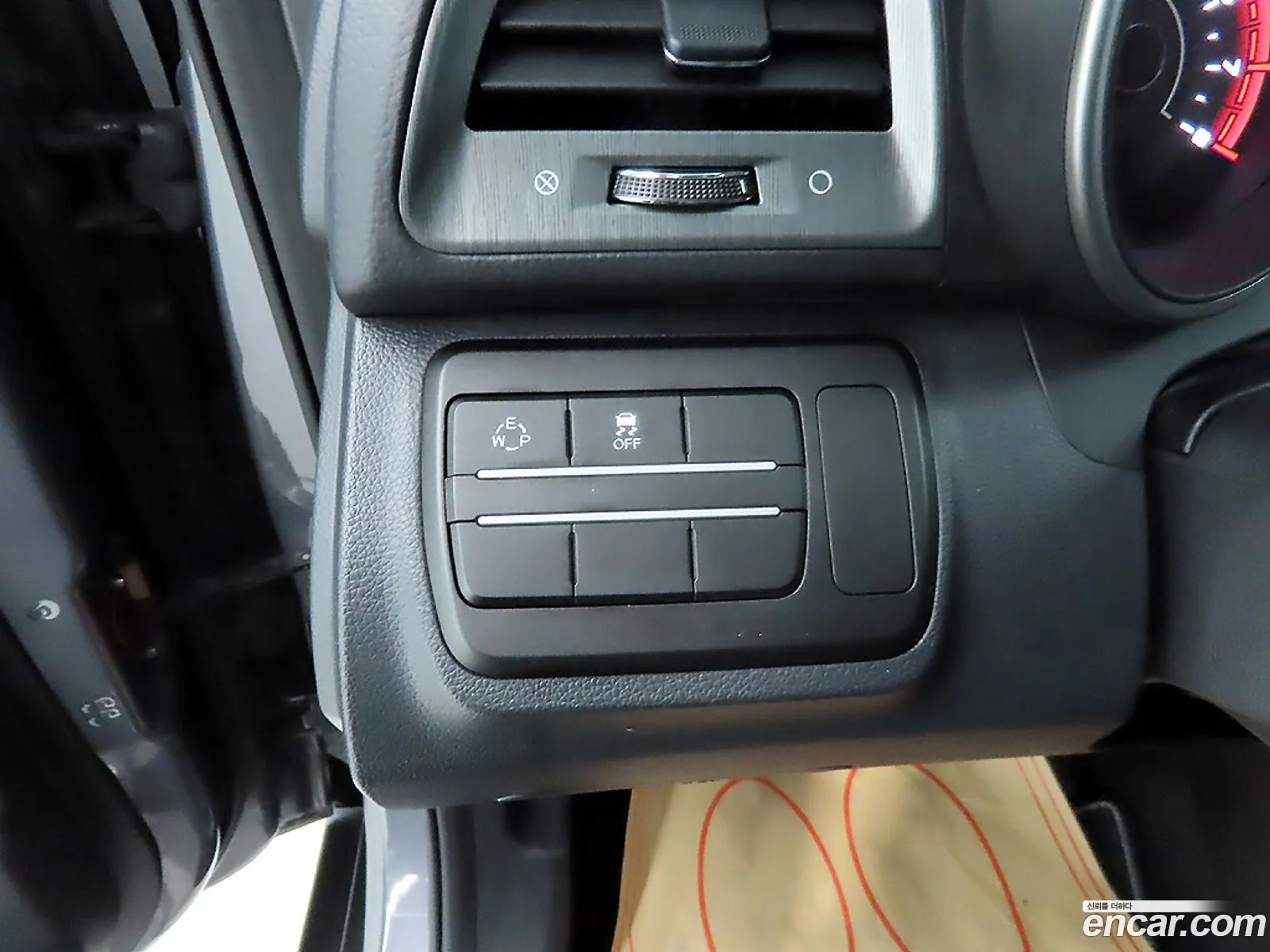 KG Mobility (SsangYong) Tivoli Armour 2017 — 13