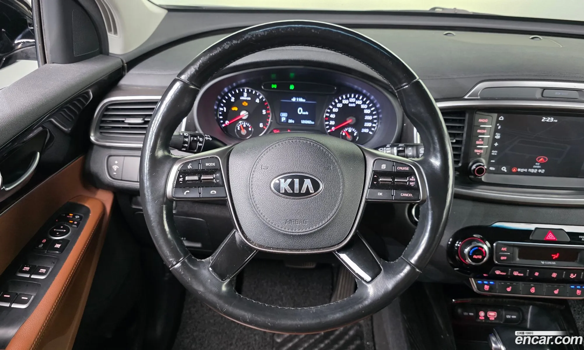 Kia Sorento 2017 KNAPS81BDJA424009 — 12