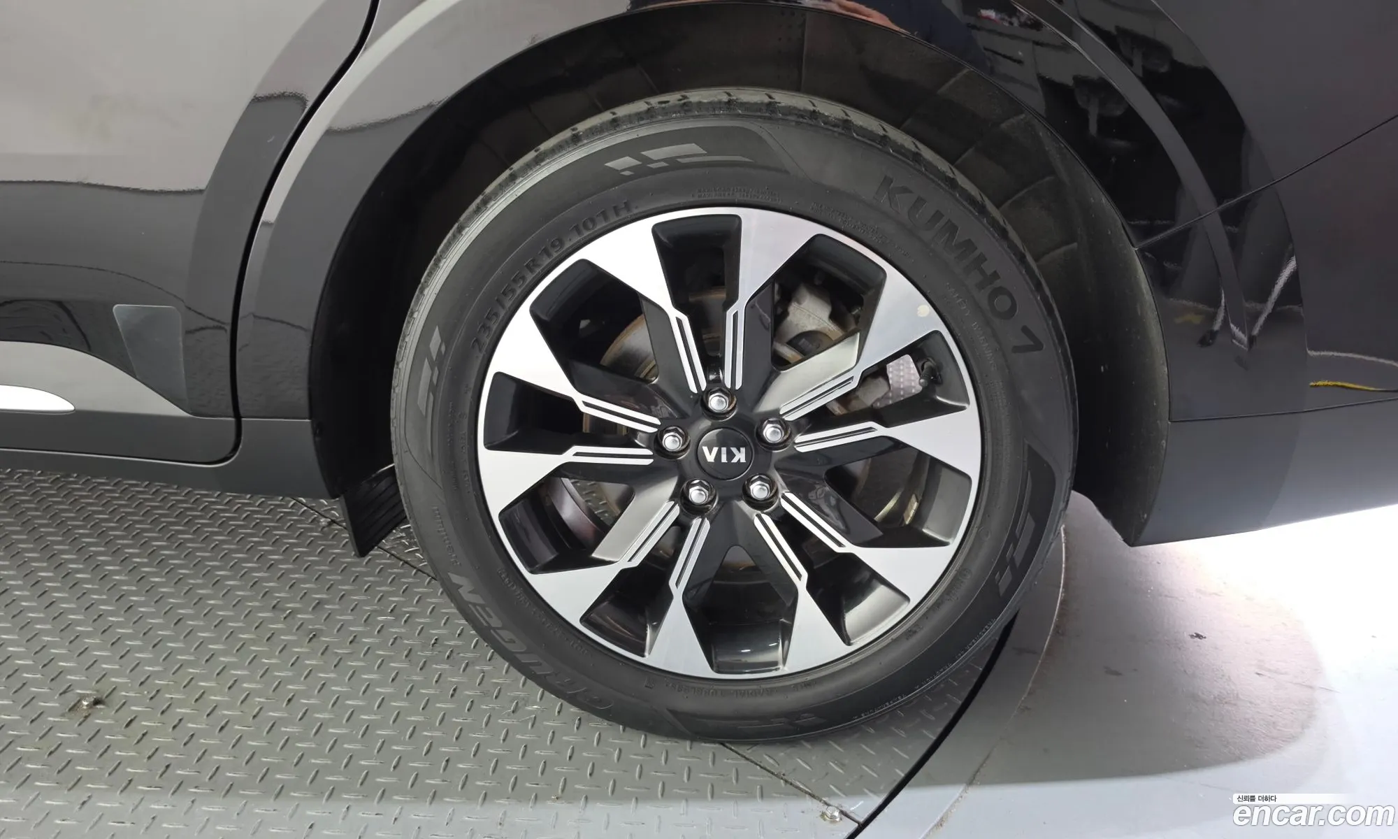 Kia Carnival 2021 — 7