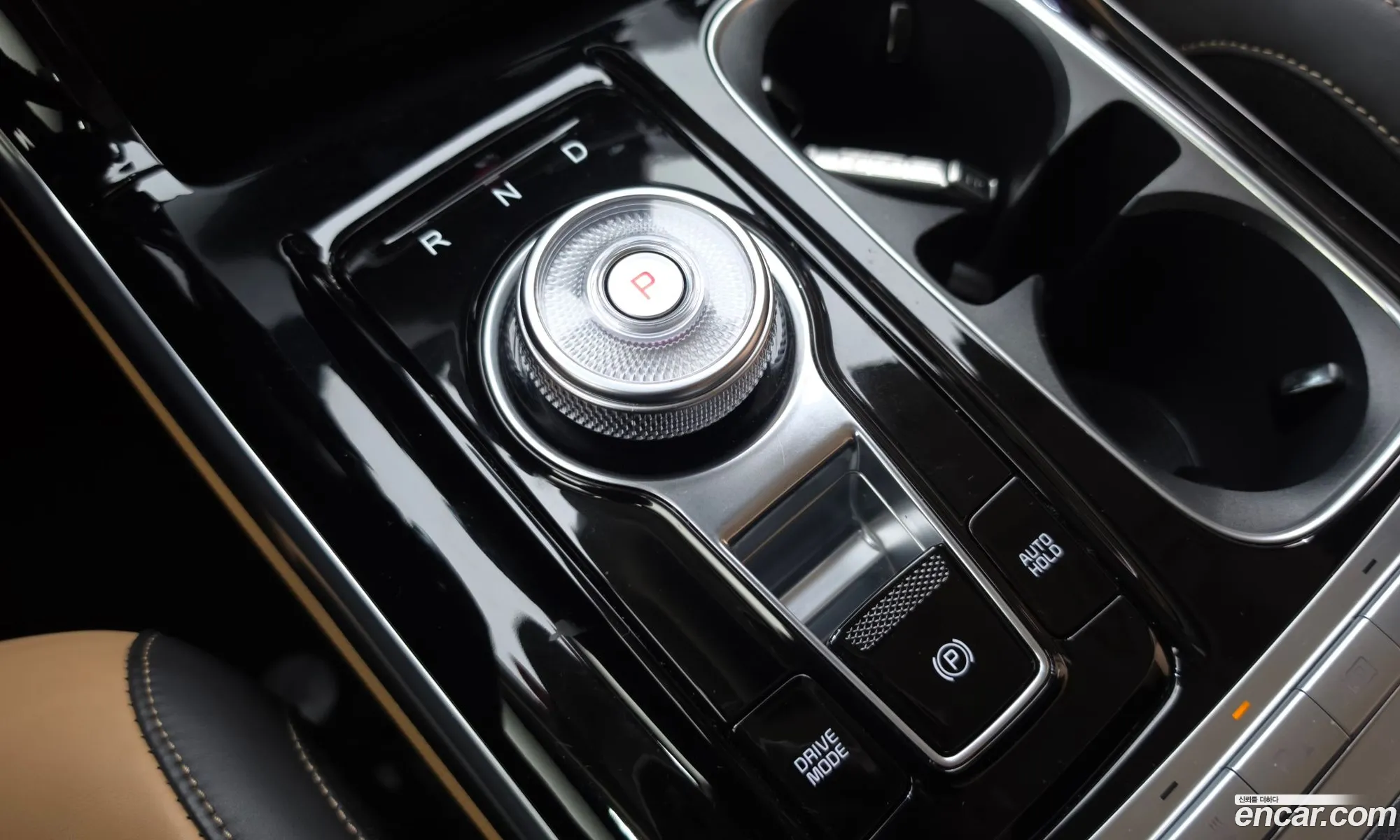 Kia Carnival 2021 — 32