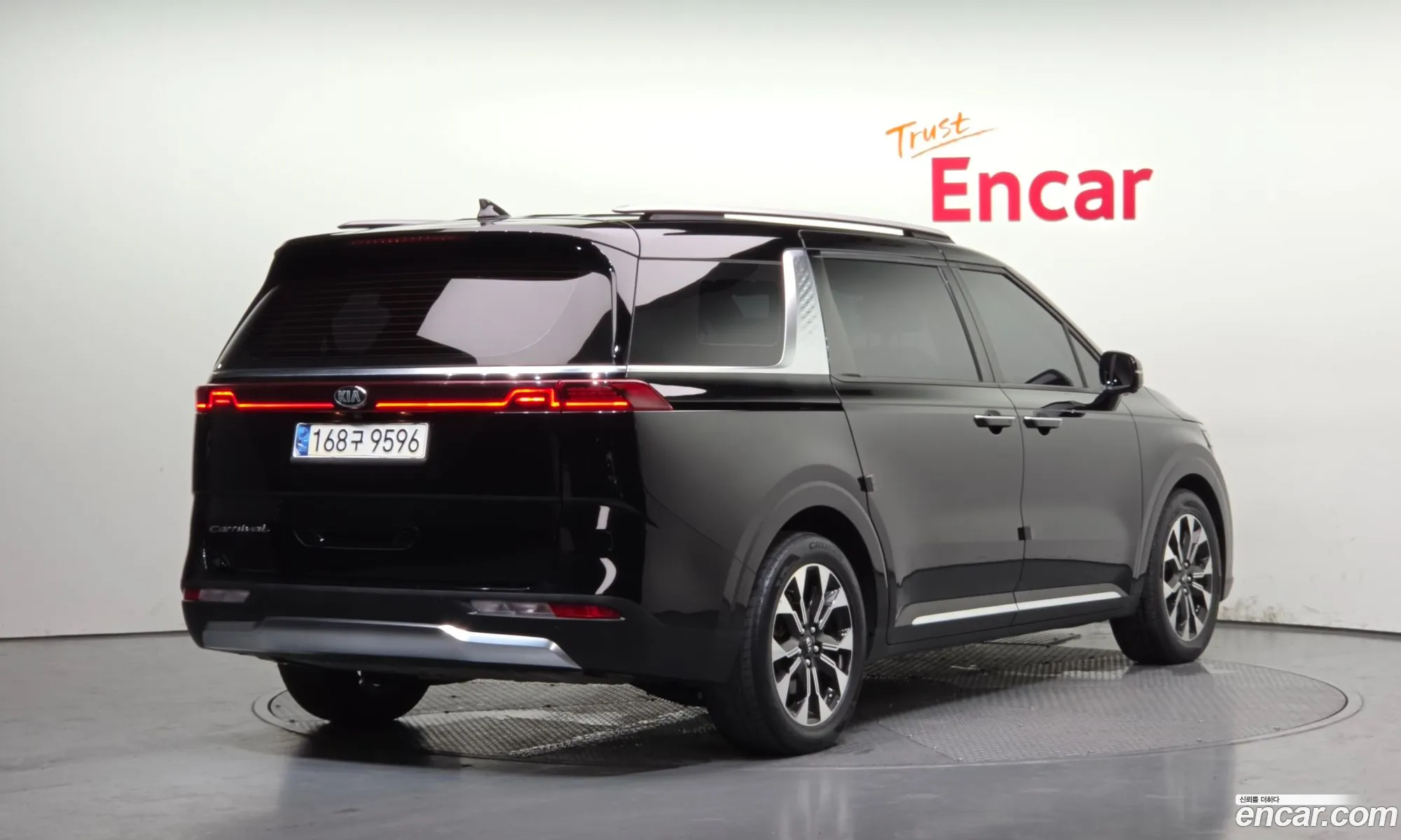 Kia Carnival 2021 — 15