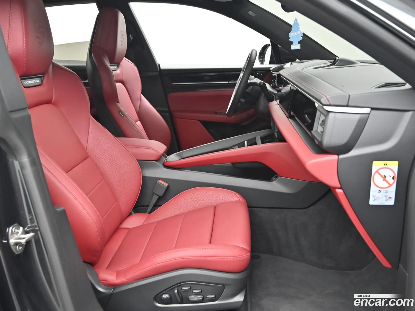 Porsche Macan EV 2025 — 9