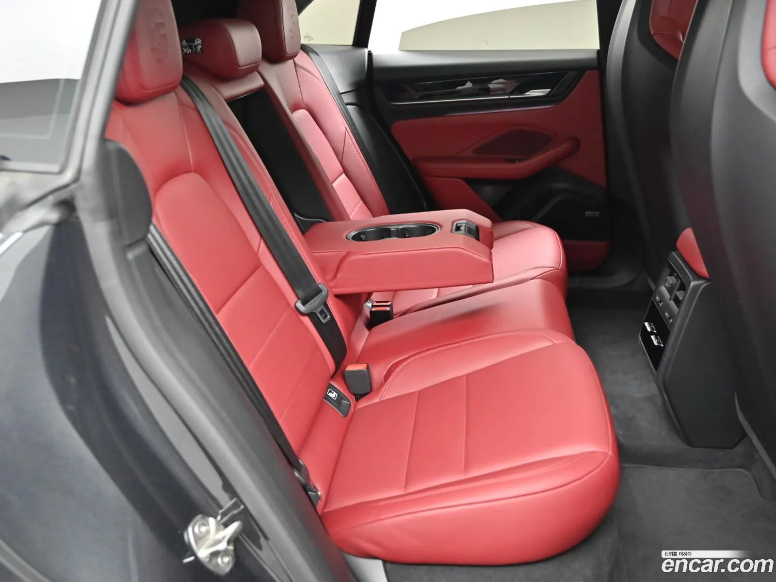 Porsche Macan EV 2025 — 7