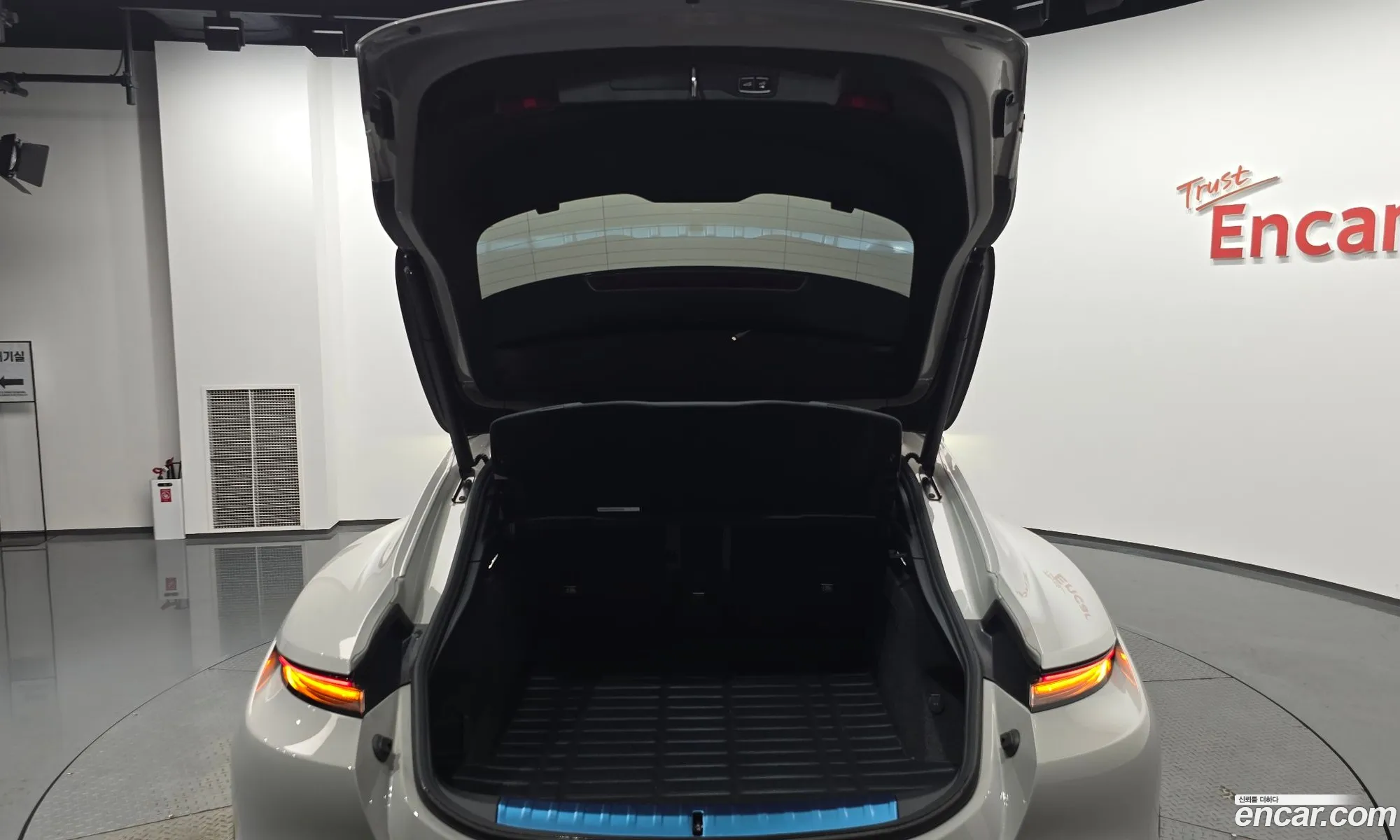 Porsche Taycan 2023 WP0BB2Y14PSA65589 — 27