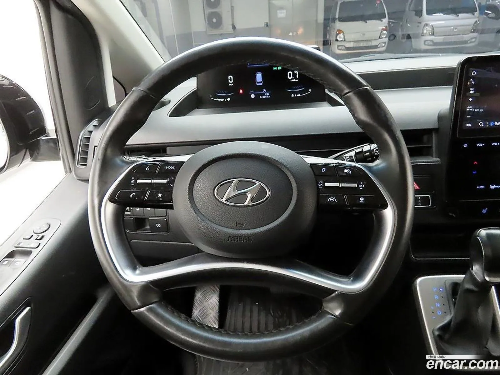Hyundai Staria 2022 — 15