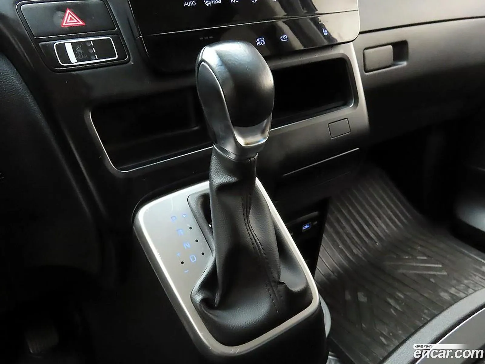 Hyundai Staria 2022 — 2