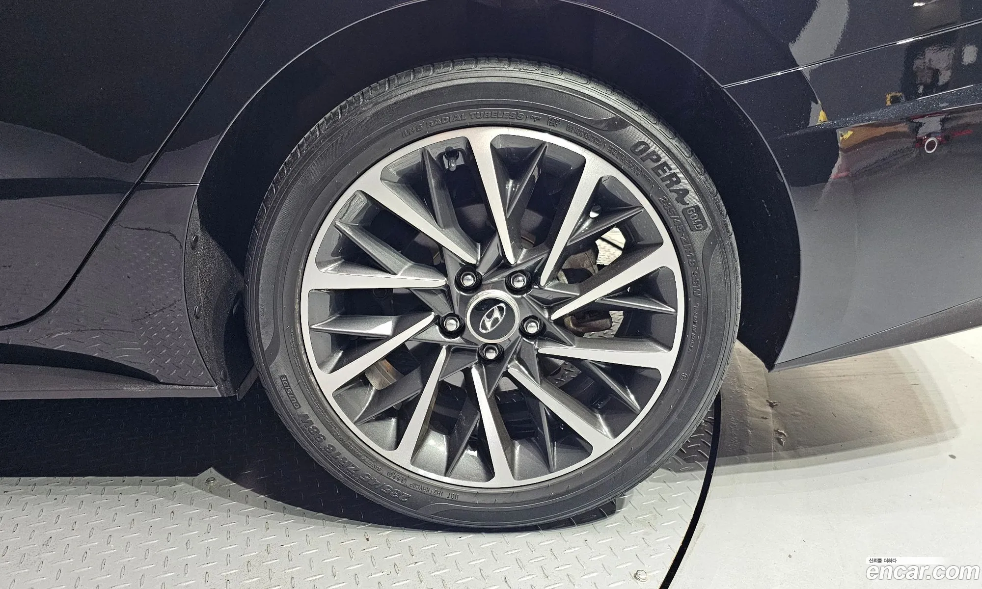Hyundai Sonata 2019 KMHL141EBLA020877 — 21