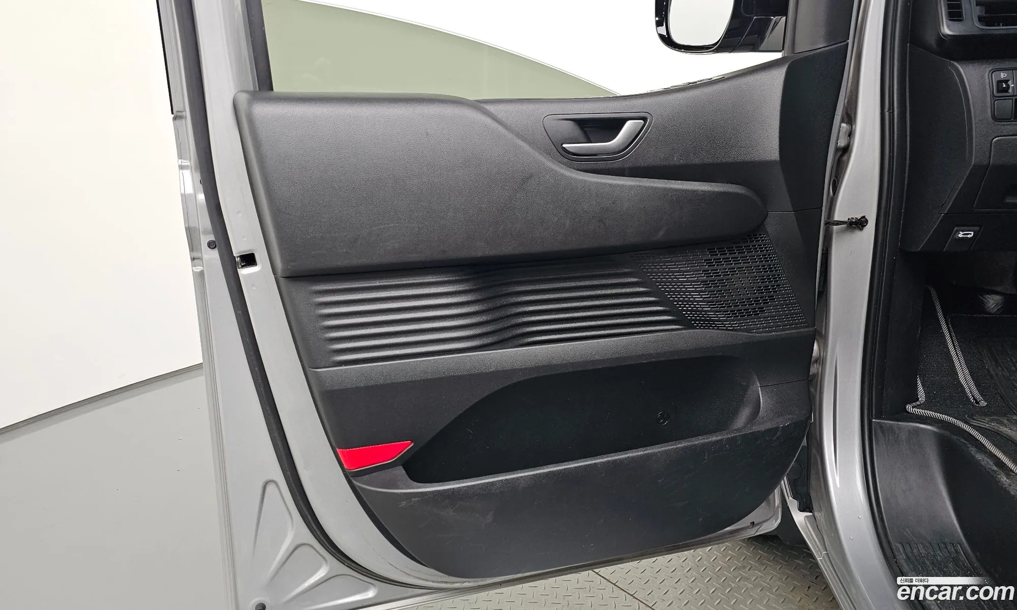 Hyundai Staria 2022 — 23