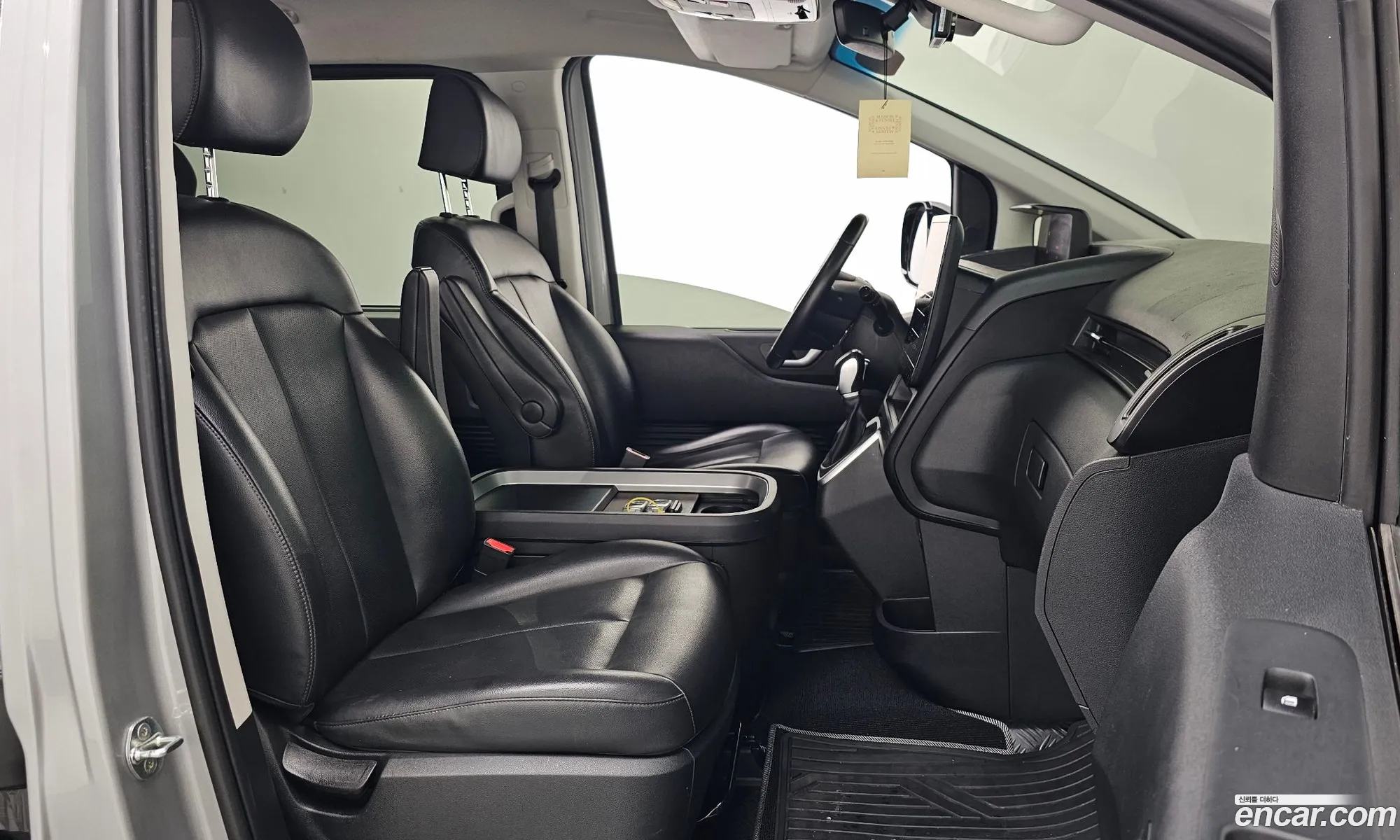 Hyundai Staria 2022 — 17