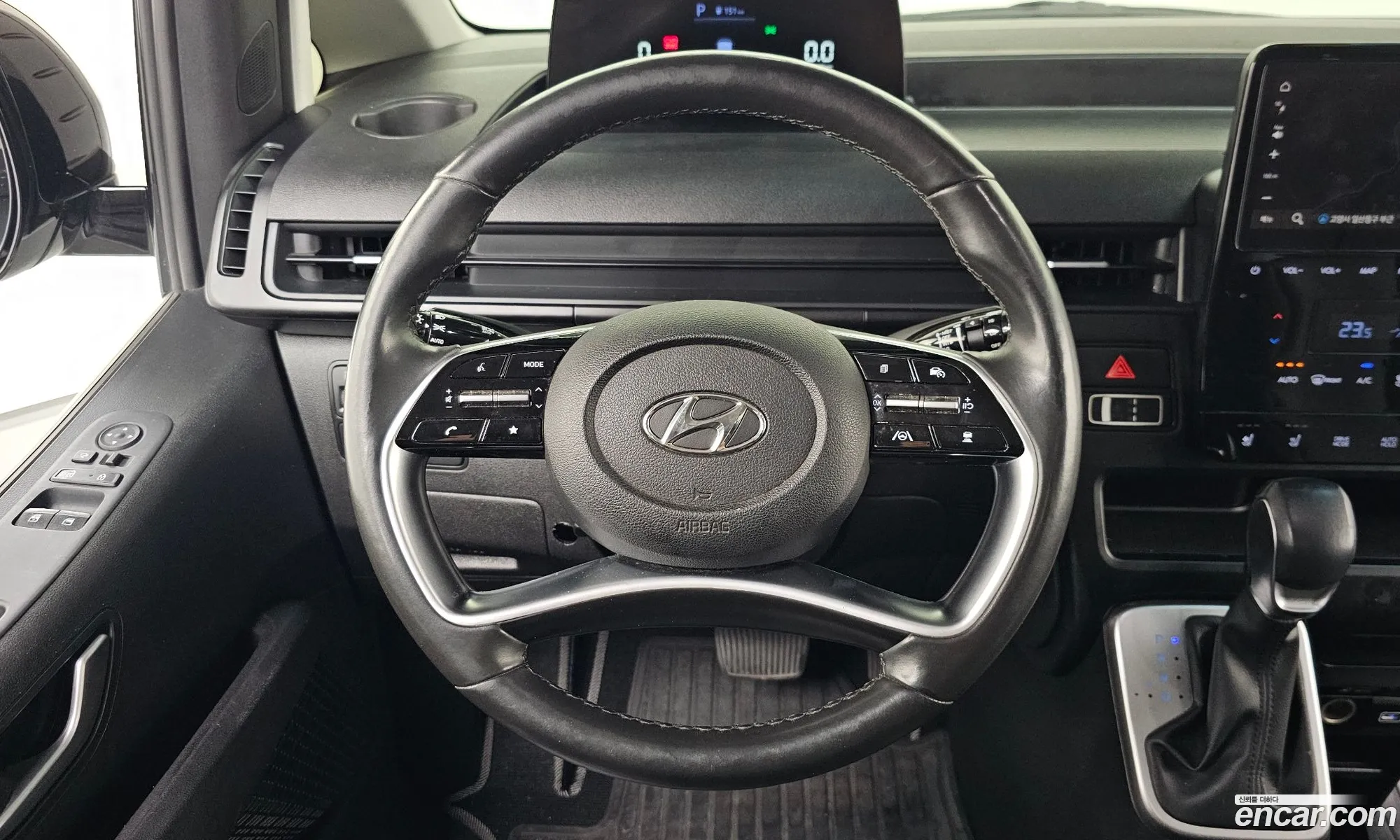 Hyundai Staria 2022 — 13