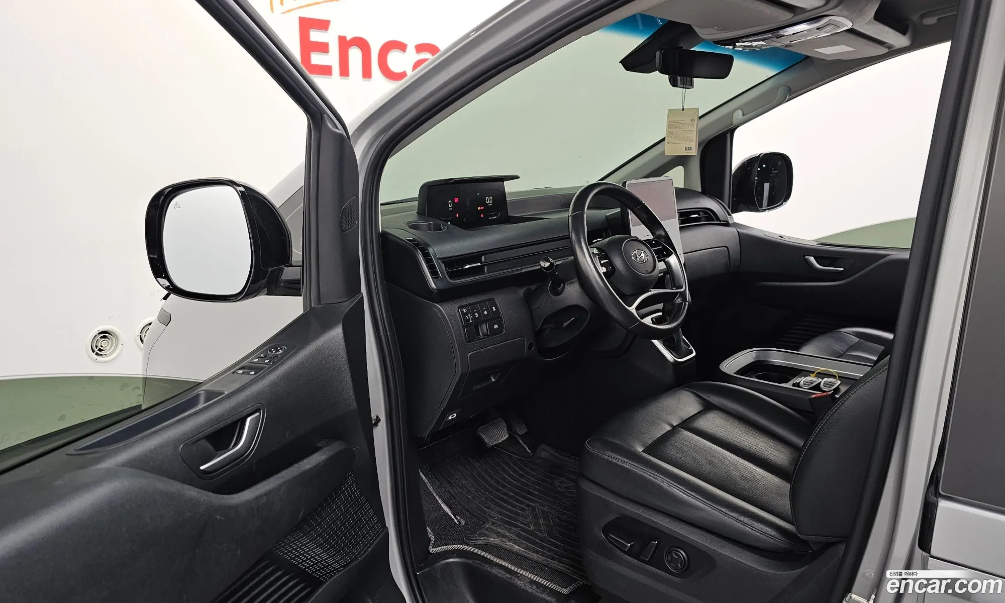 Hyundai Staria 2022 — 24
