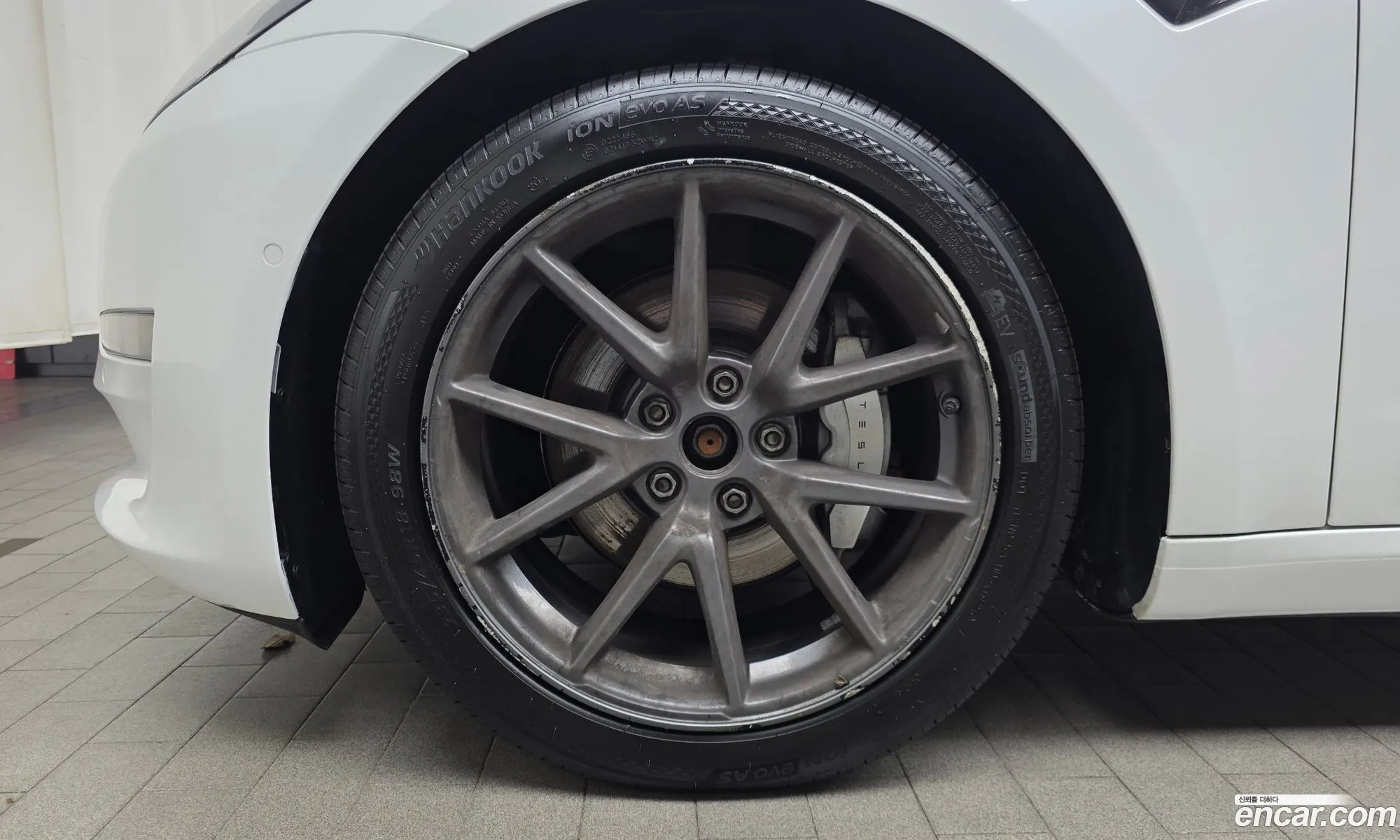 Tesla Model 3 2021 5YJ3E1EB1MF946789 — 19