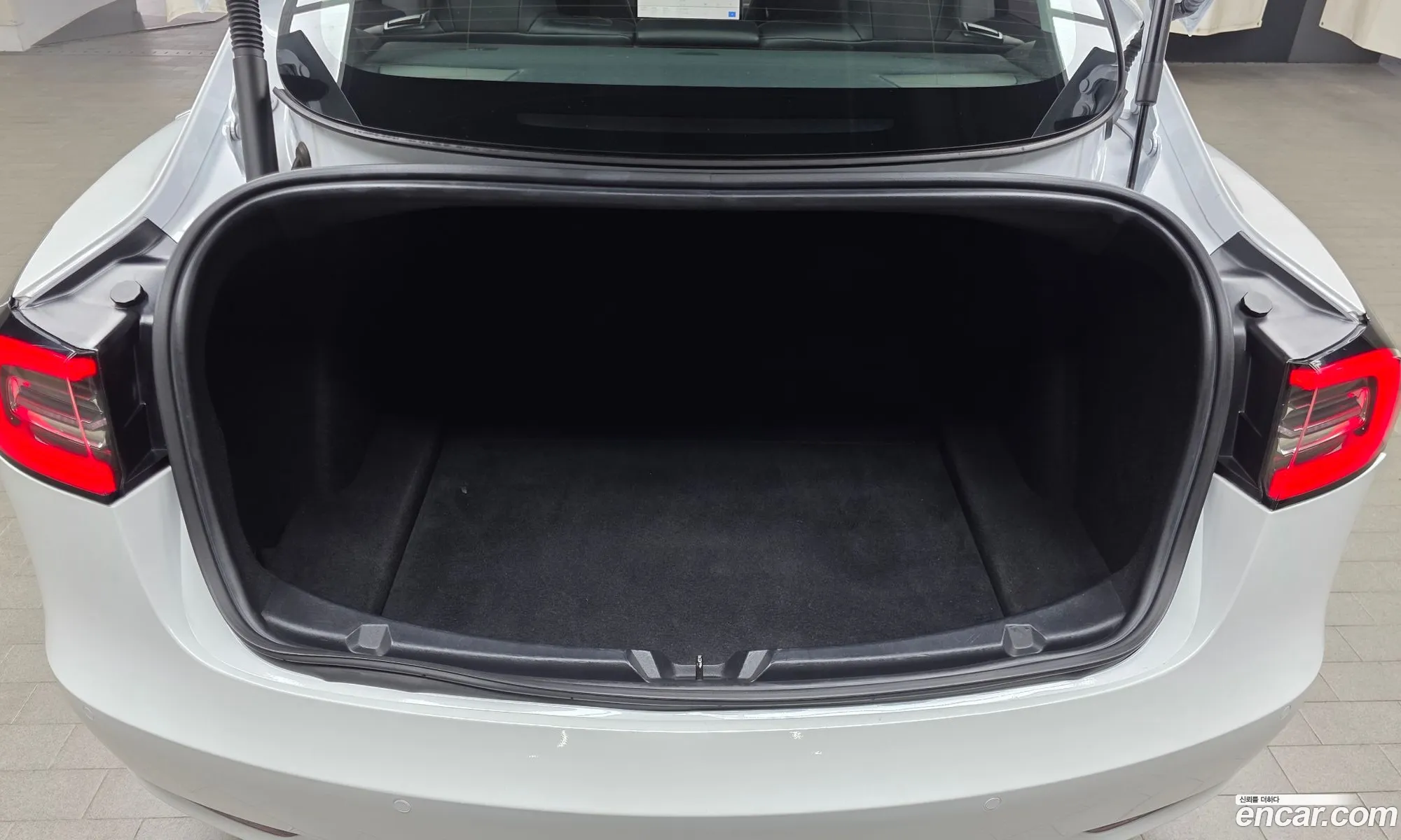 Tesla Model 3 2021 5YJ3E1EB1MF946789 — 27