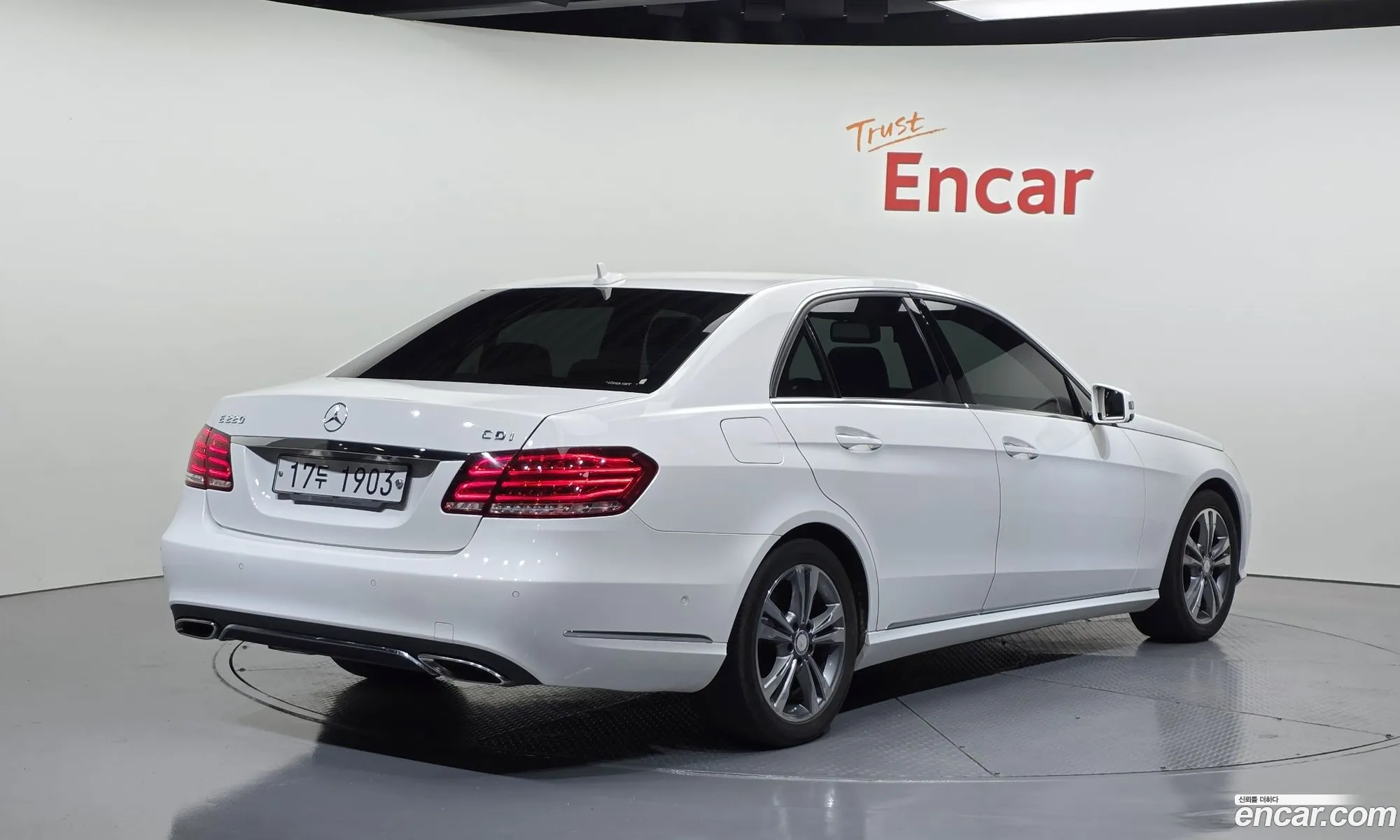 Mercedes-Benz E-Class W212 2014 WDDHF0CB6EA957349 — 2