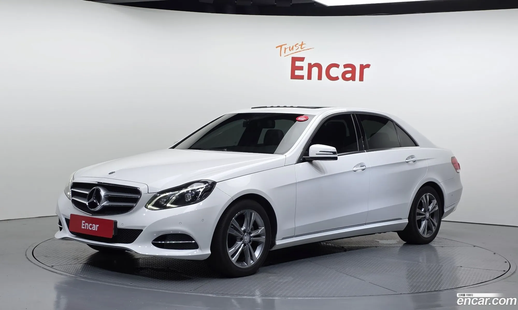 Mercedes-Benz E-Class W212 2014 WDDHF0CB6EA957349 — 19