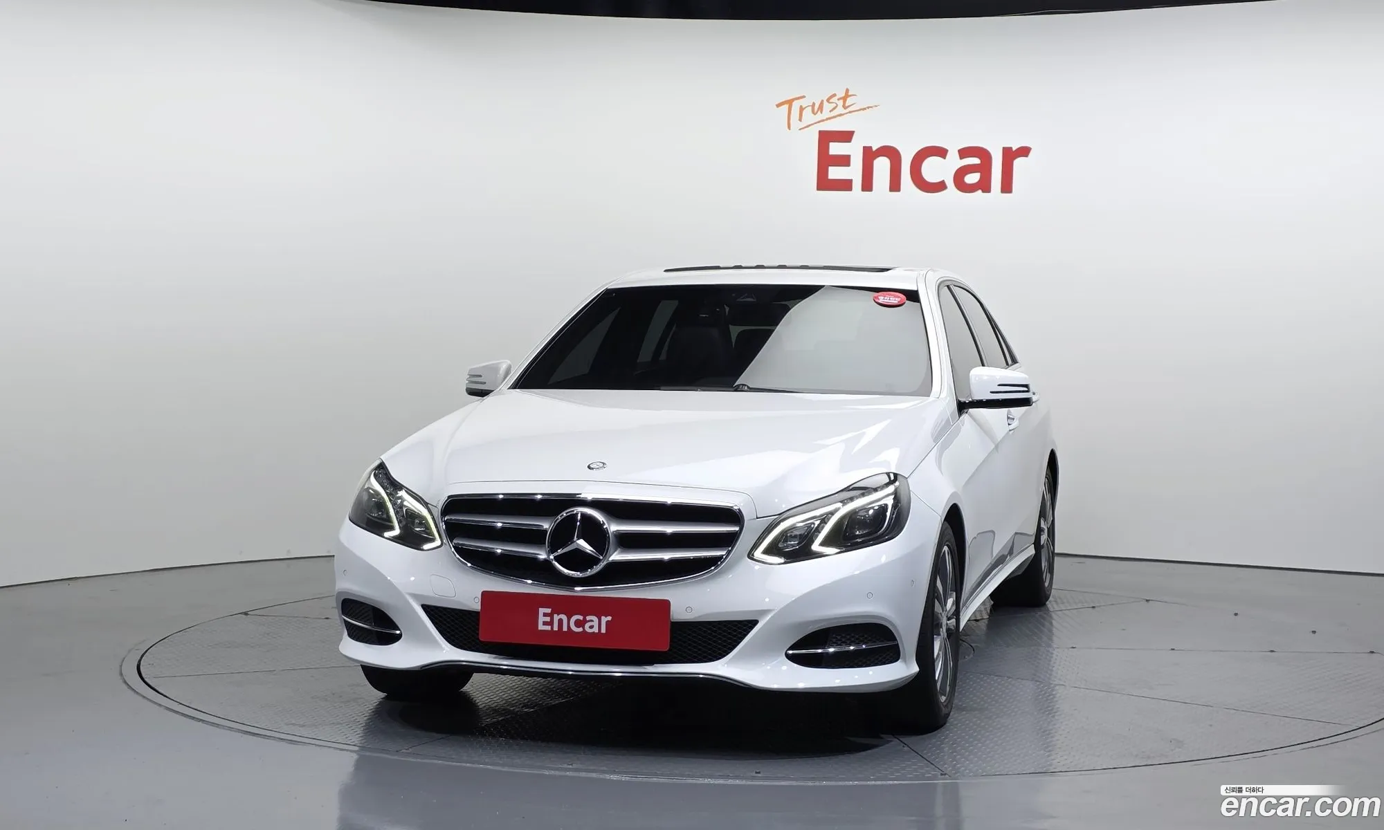 Mercedes-Benz E-Class W212 2014 WDDHF0CB6EA957349 — 12