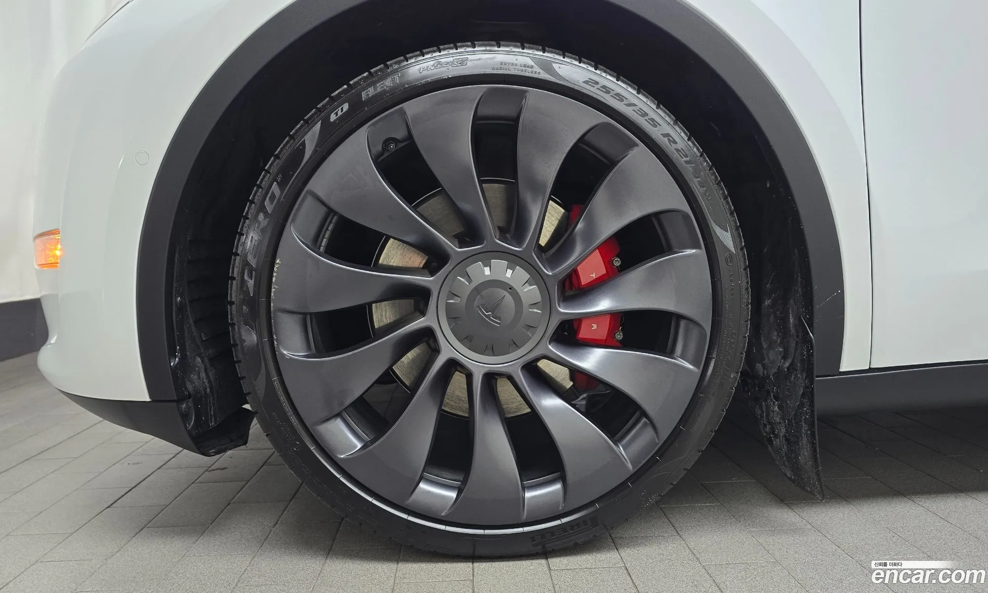 Tesla Model Y 2021 5YJYGDEF1MF285804 — 12