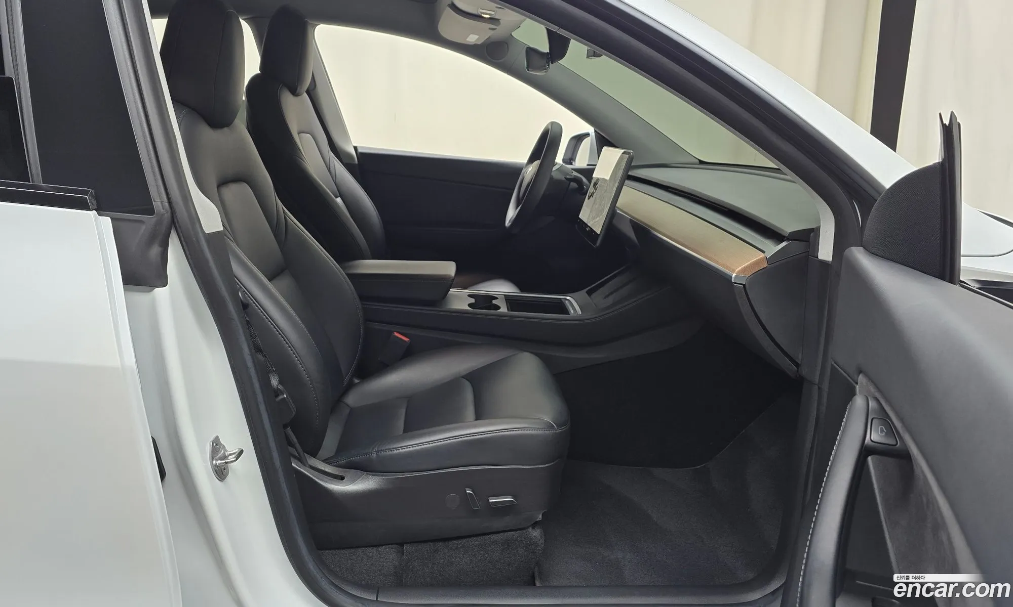 Tesla Model Y 2021 5YJYGDEF1MF285804 — 9