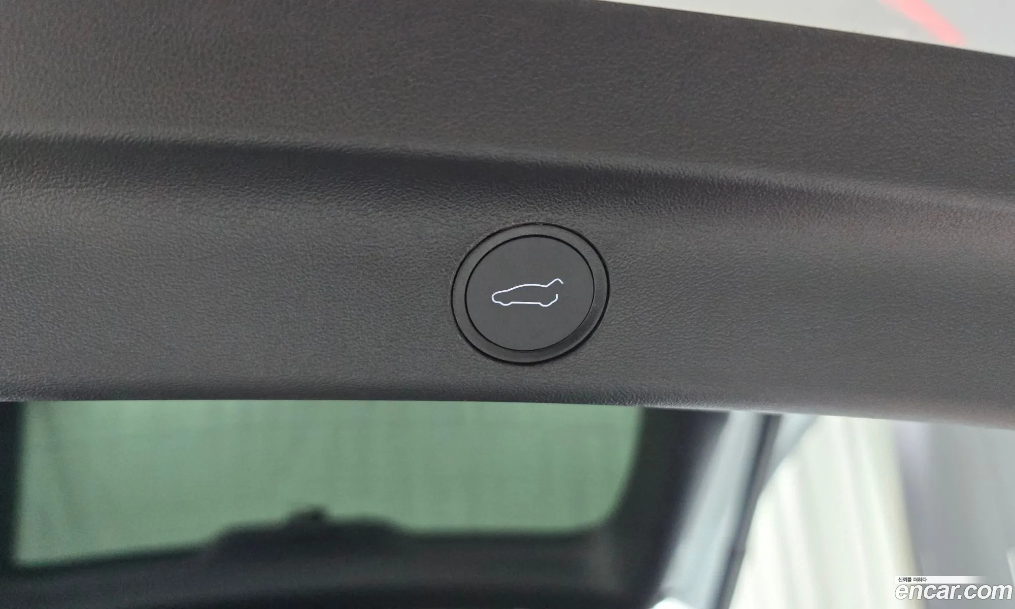 Tesla Model Y 2021 5YJYGDEF1MF285804 — 4