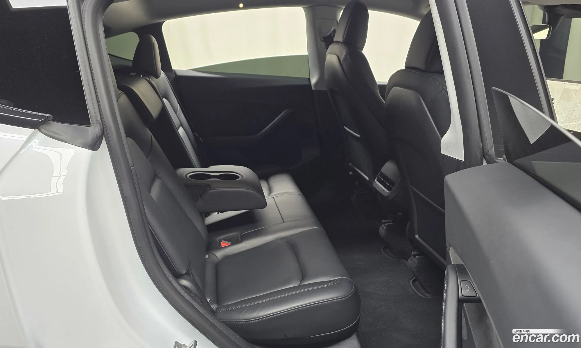 Tesla Model Y 2021 5YJYGDEF1MF285804 — 11