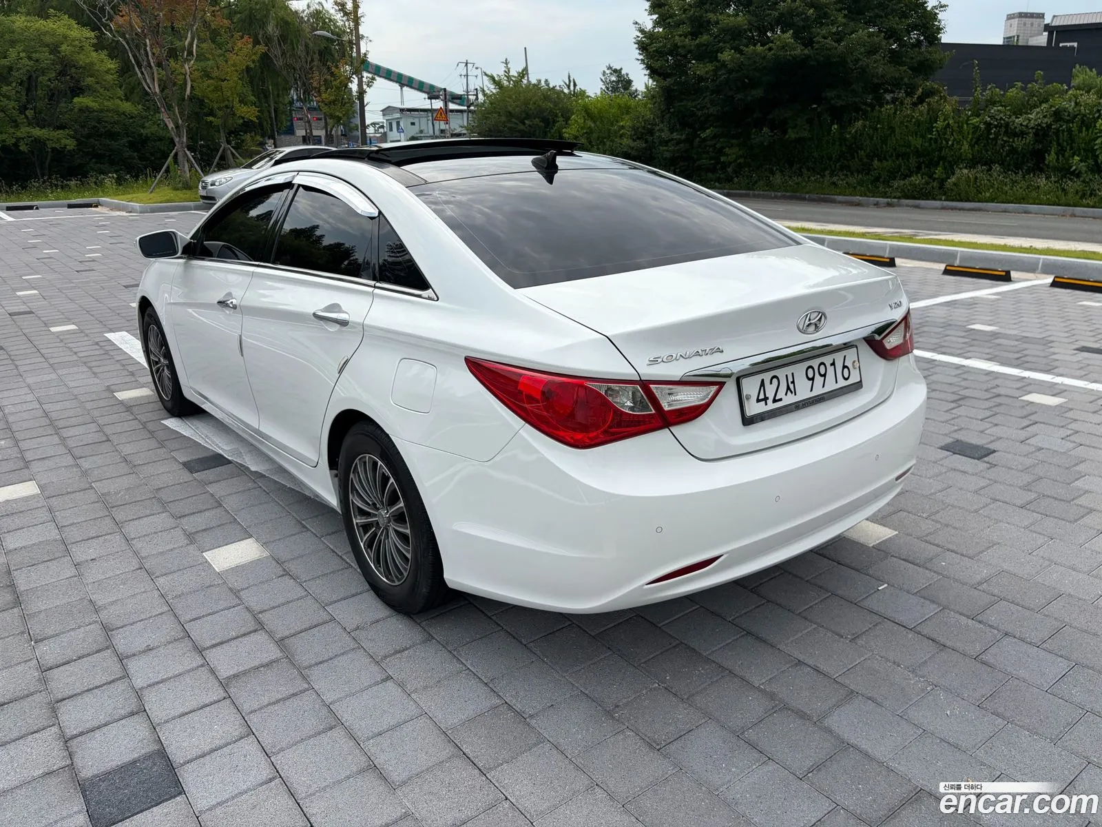 Hyundai YF Sonata