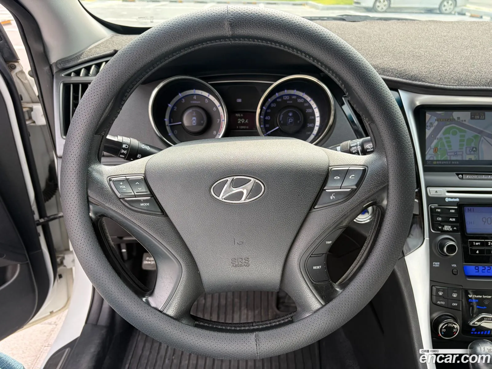 Hyundai YF Sonata 2010 — 4