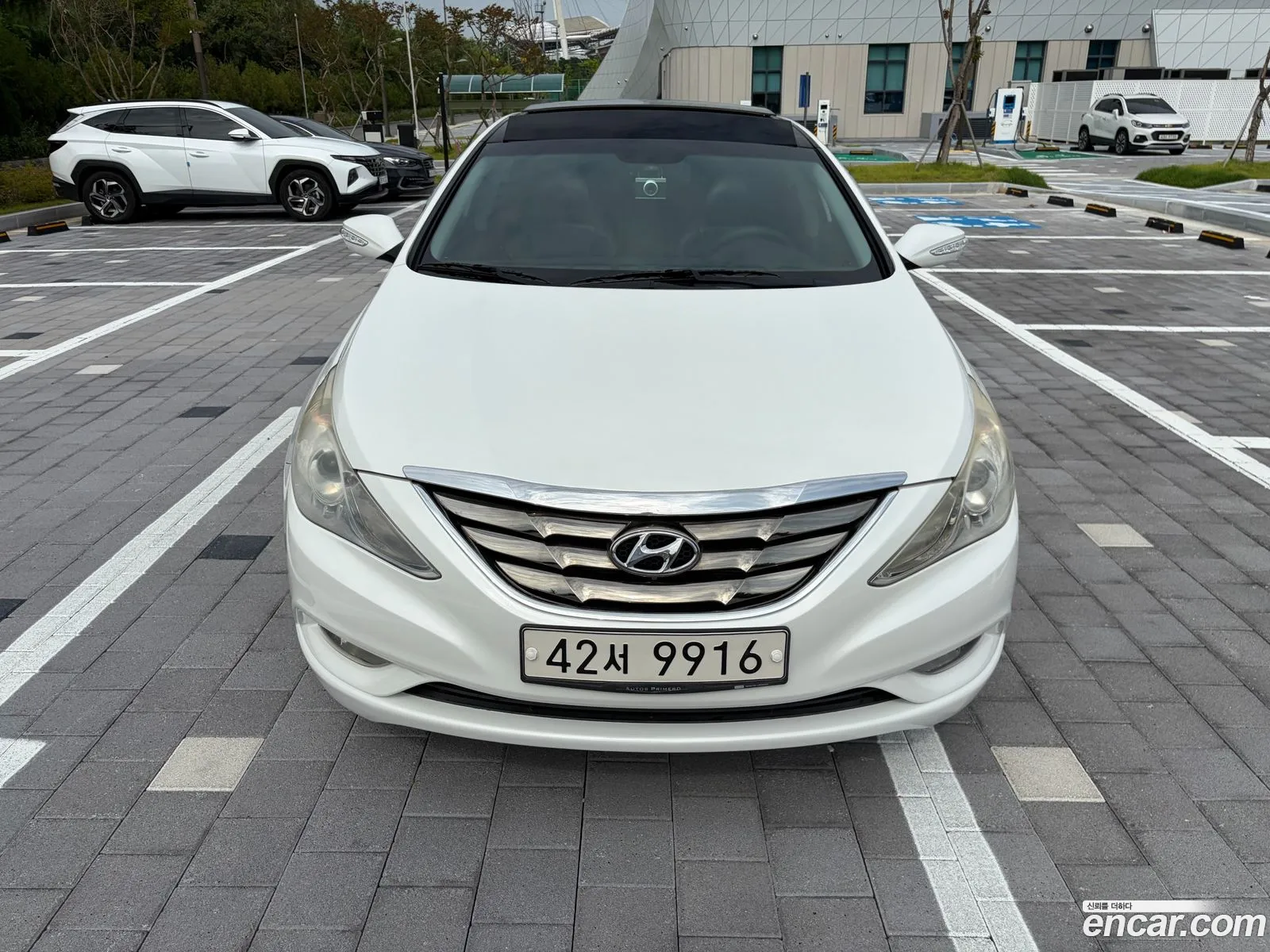 Hyundai YF Sonata 2010 — 19